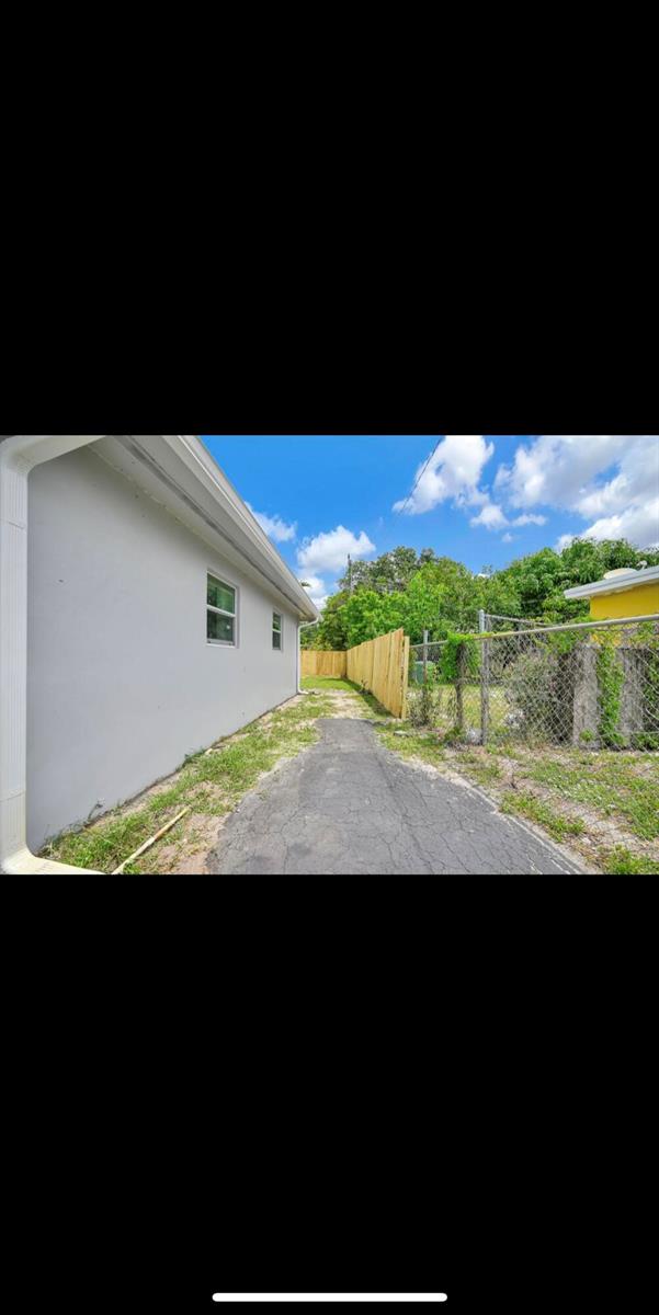 1112 NW 43rd Terrace