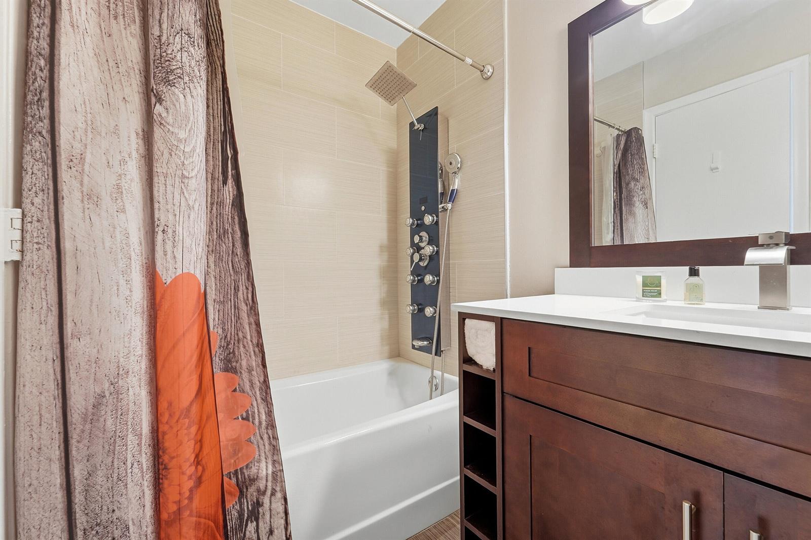 1033 BANKS Road # 203
