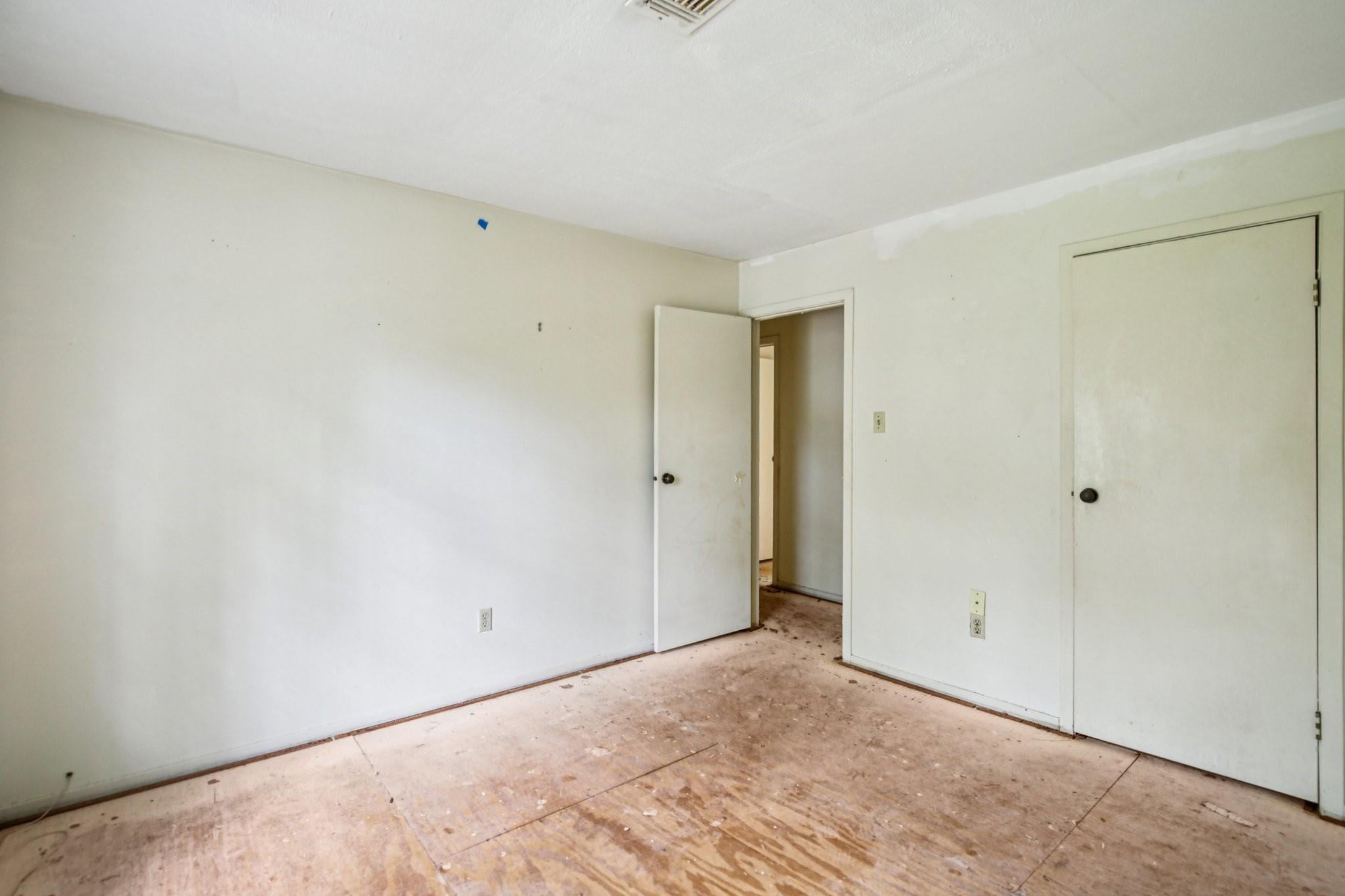 2215 Riverlawn Drive