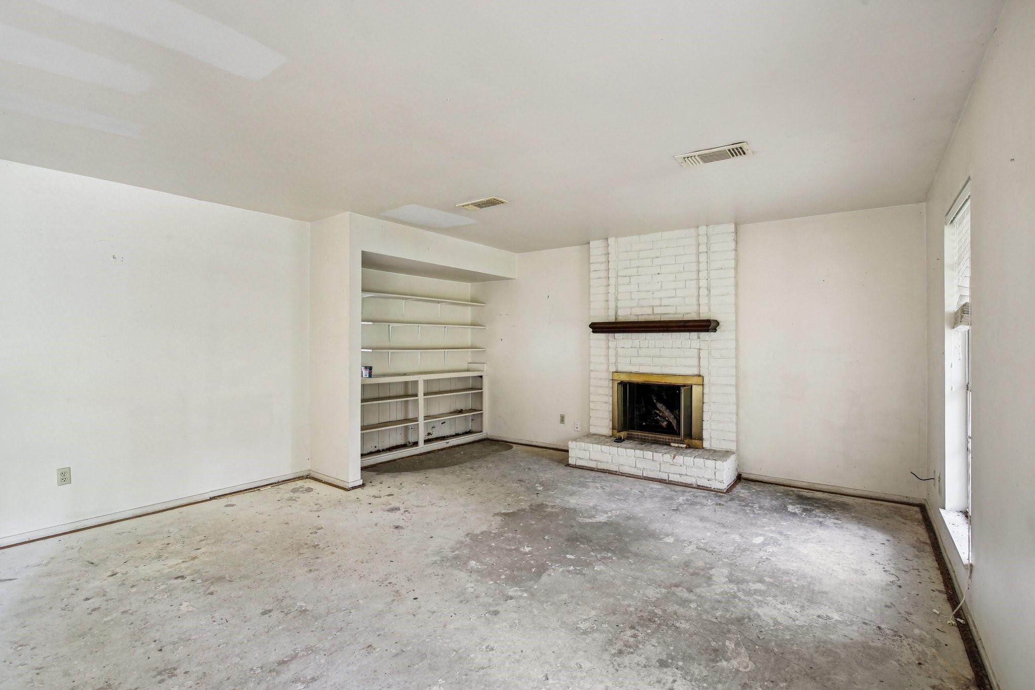 2215 Riverlawn Drive