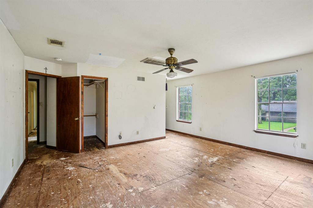 2215 Riverlawn Drive