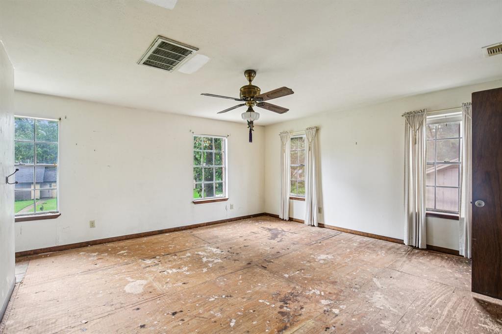 2215 Riverlawn Drive