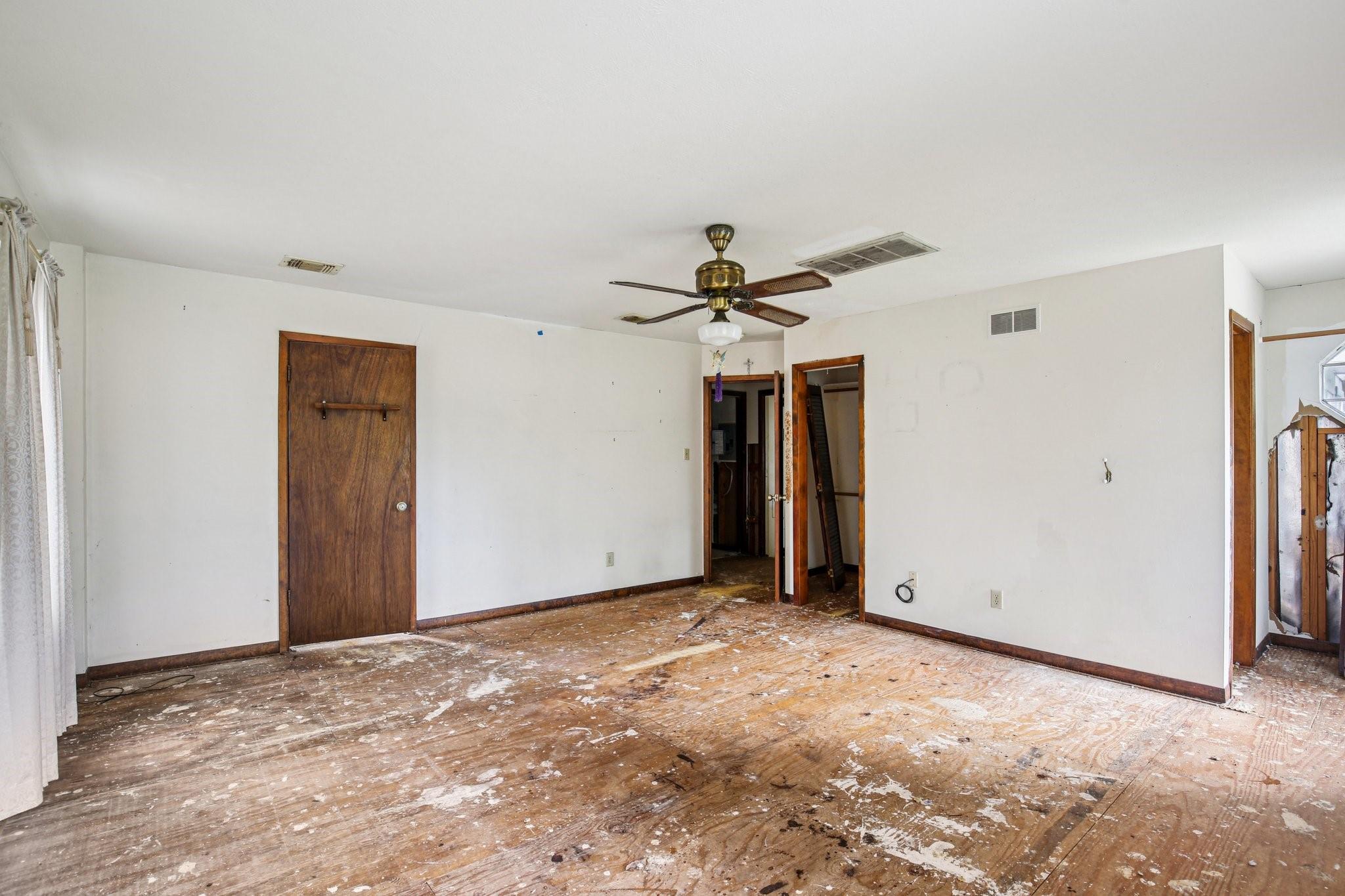 2215 Riverlawn Drive