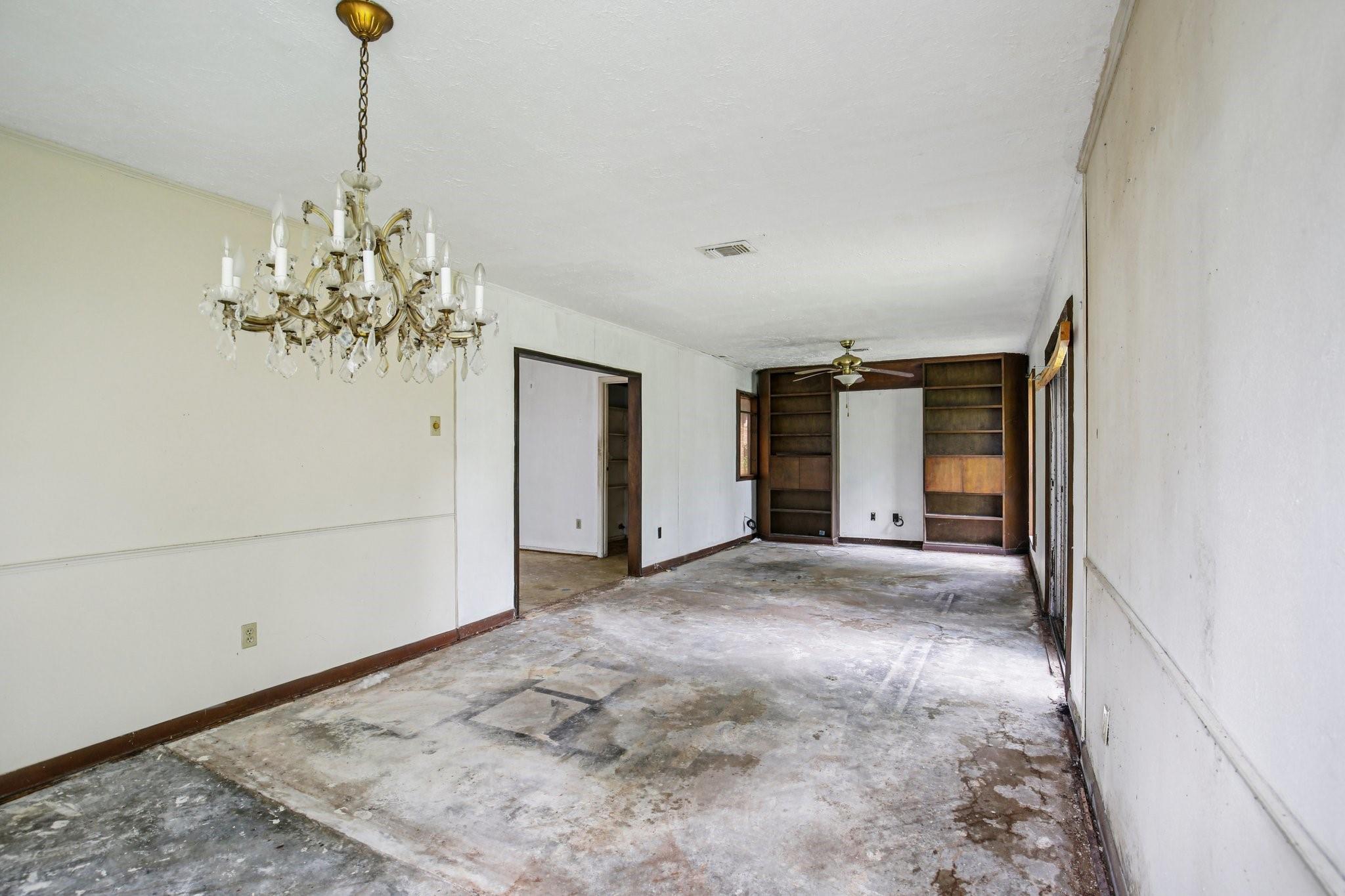 2215 Riverlawn Drive