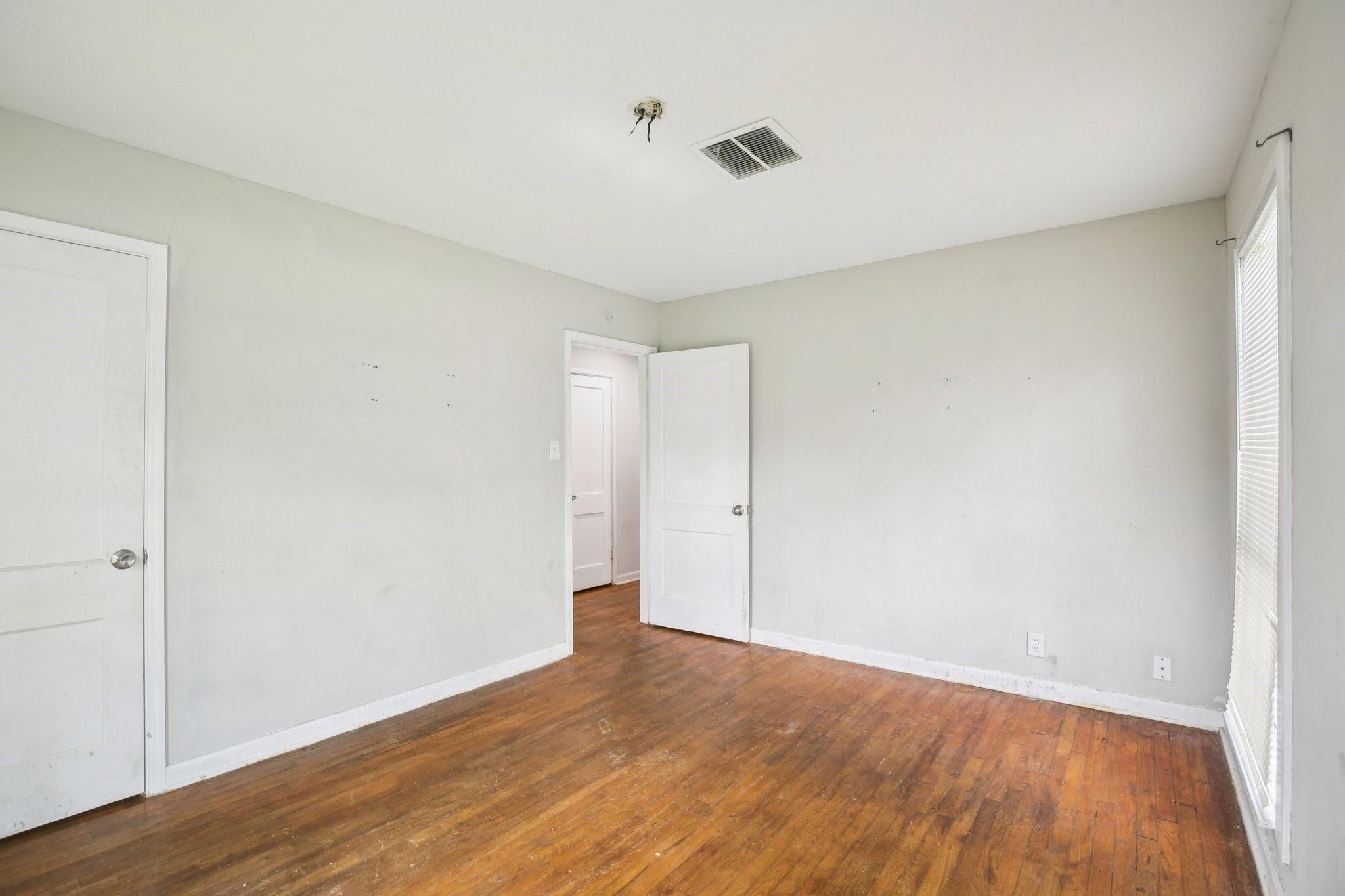 1531 W 8th Street