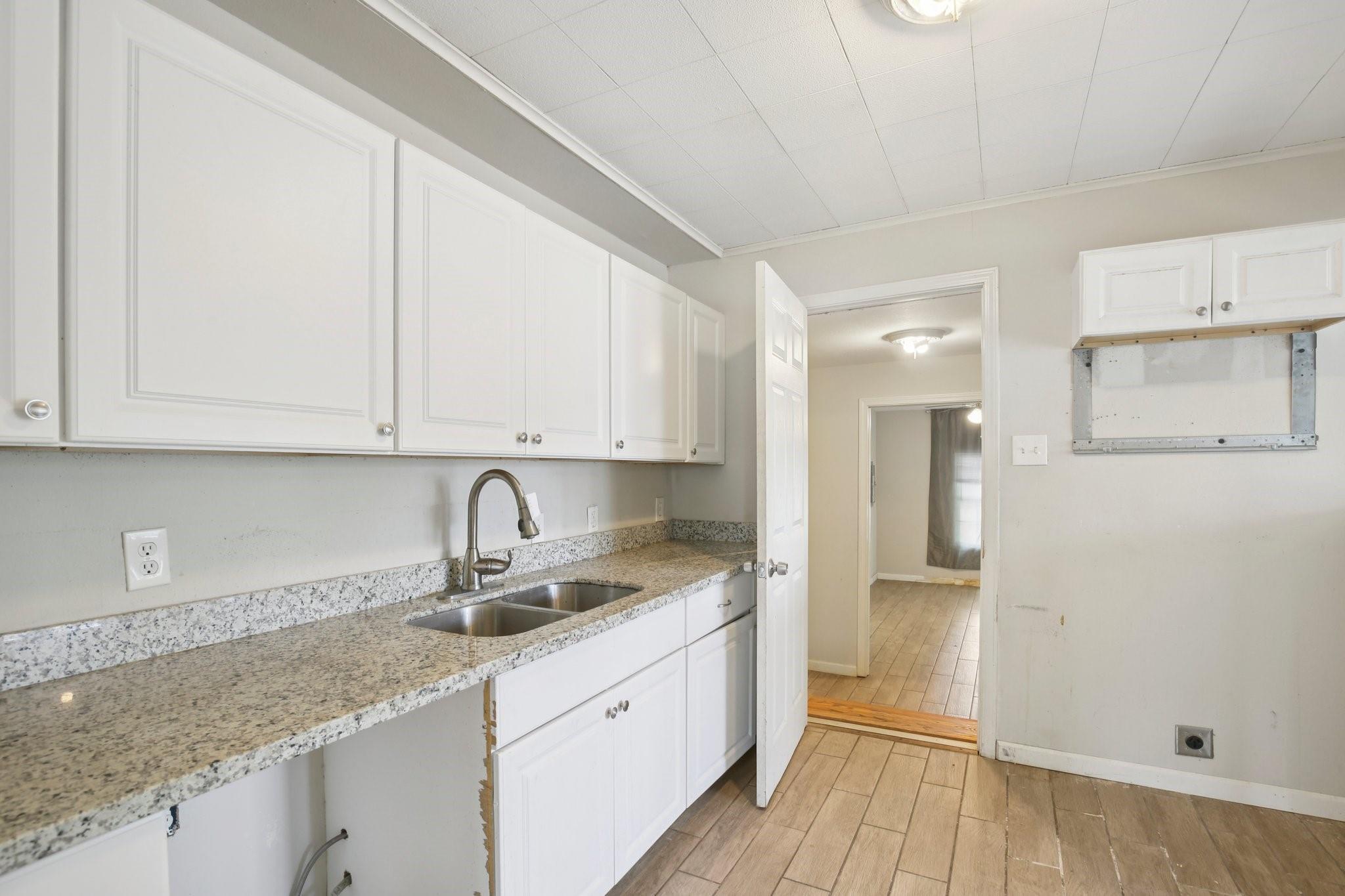 1531 W 8th Street