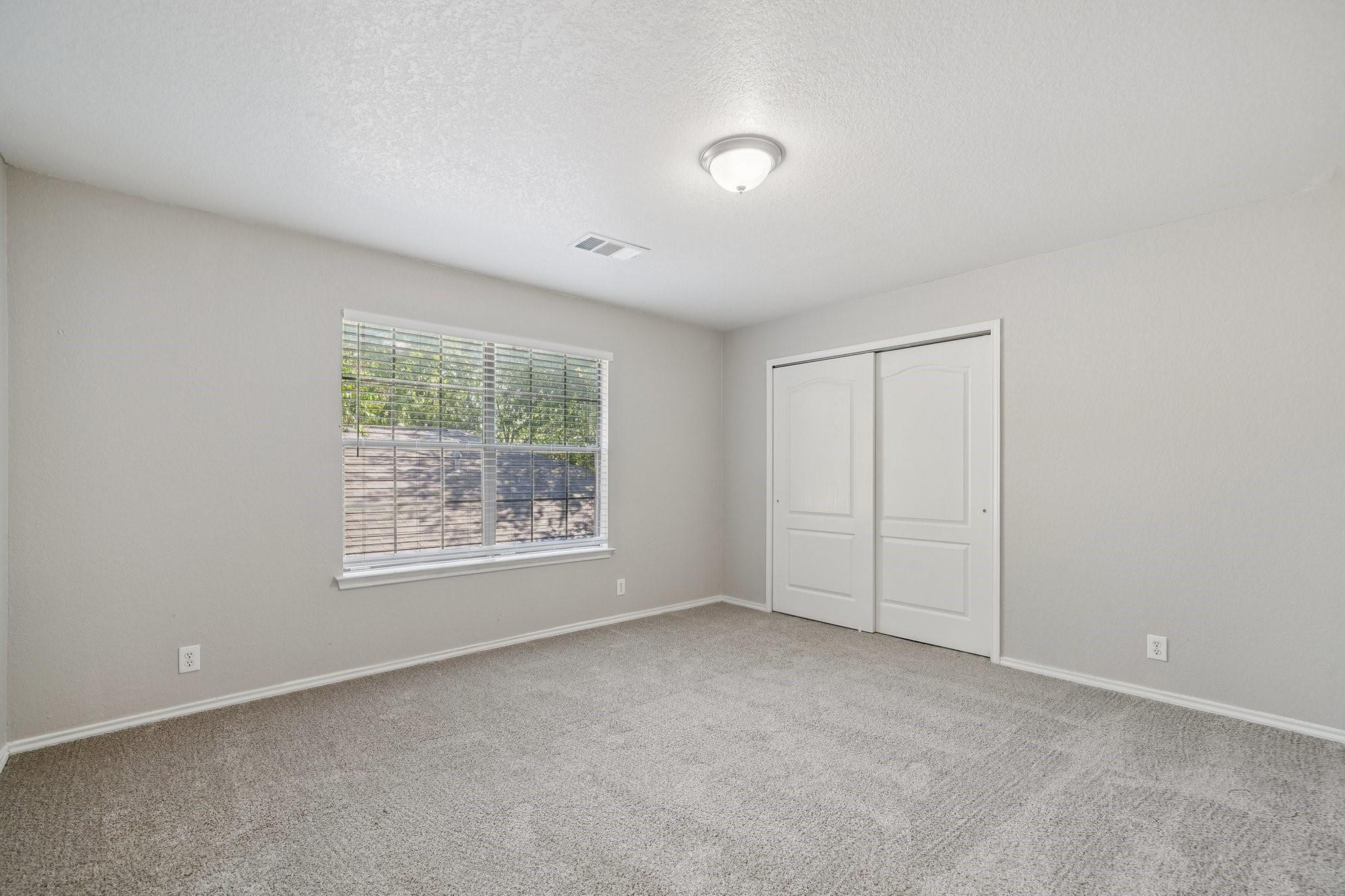 7734 Barhill Post