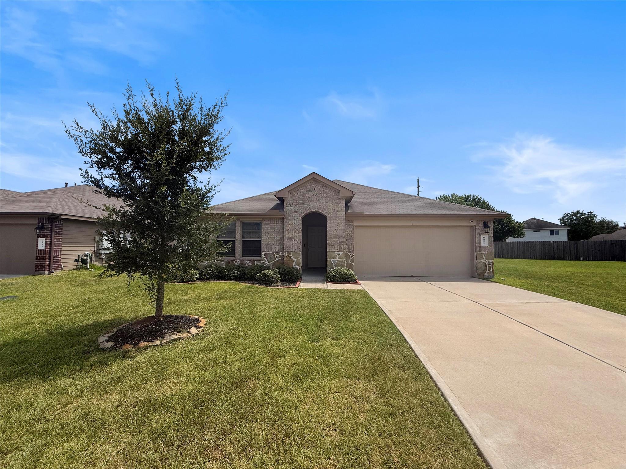 6806 Amber Cliff Lane