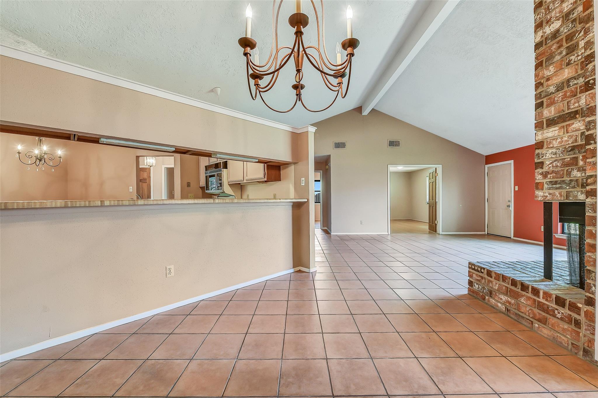 1116 W Castlewood Avenue