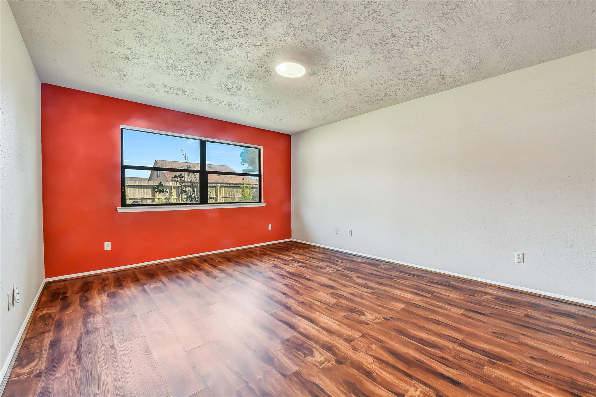 1116 W Castlewood Avenue