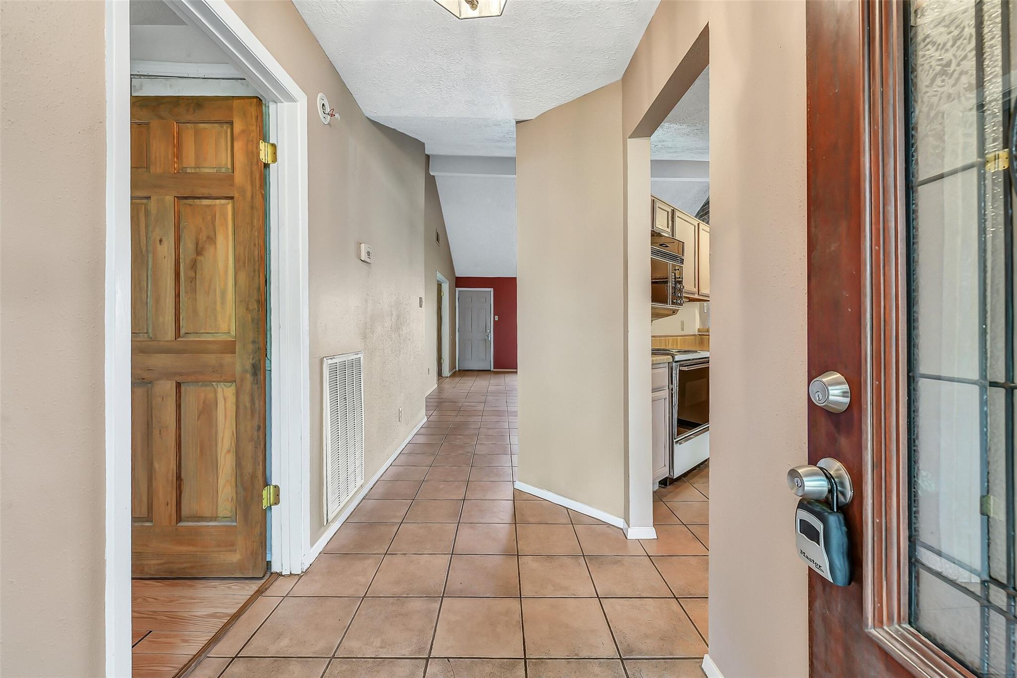 1116 W Castlewood Avenue