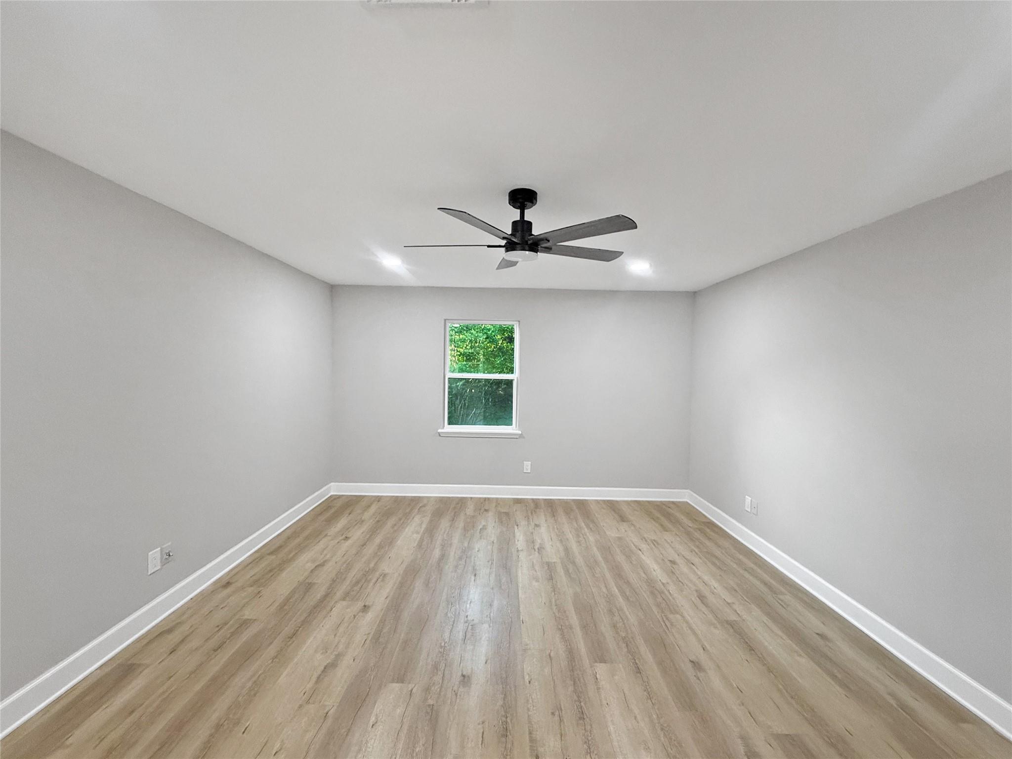 5318 Lacreek Lane