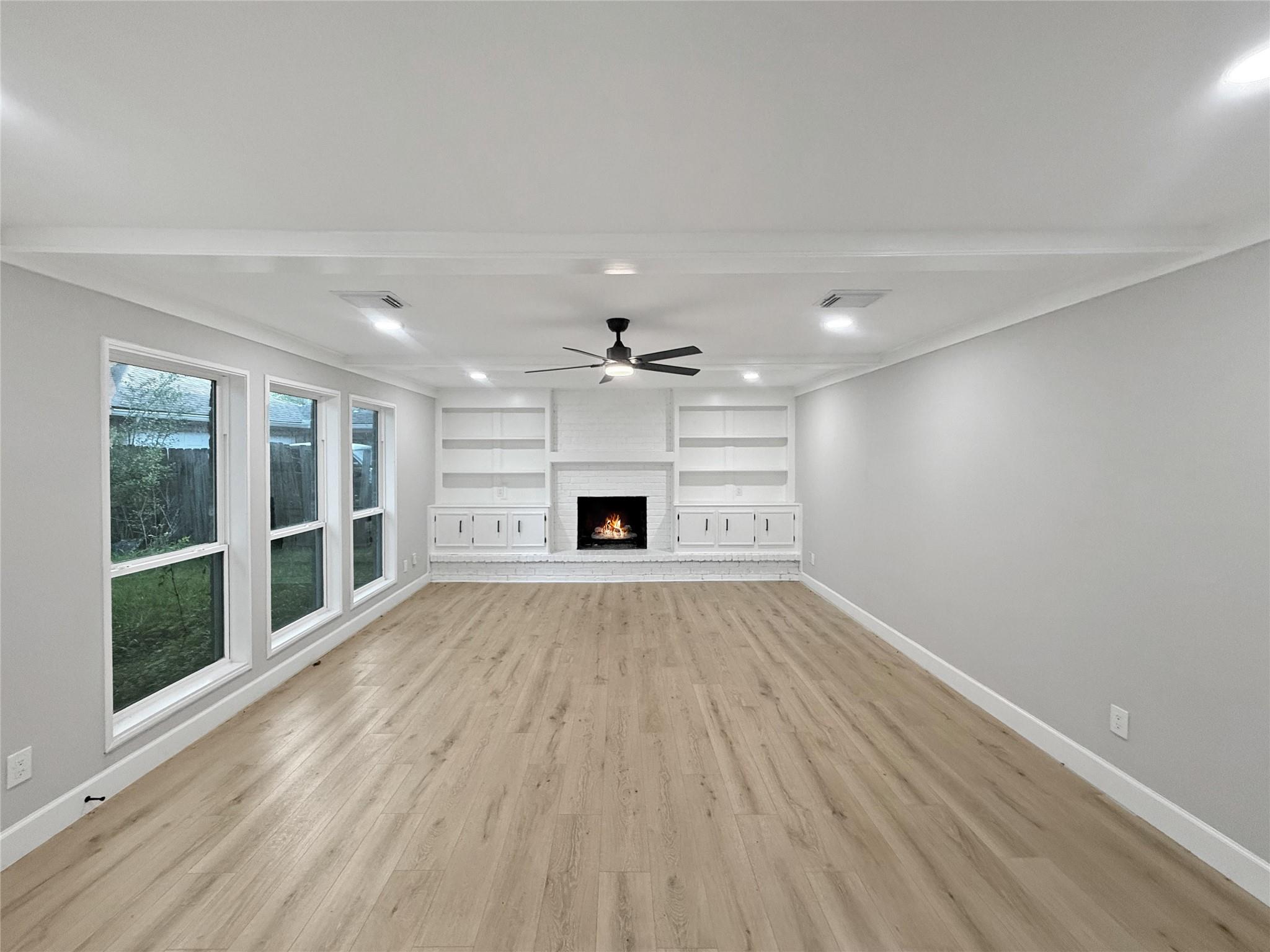 5318 Lacreek Lane