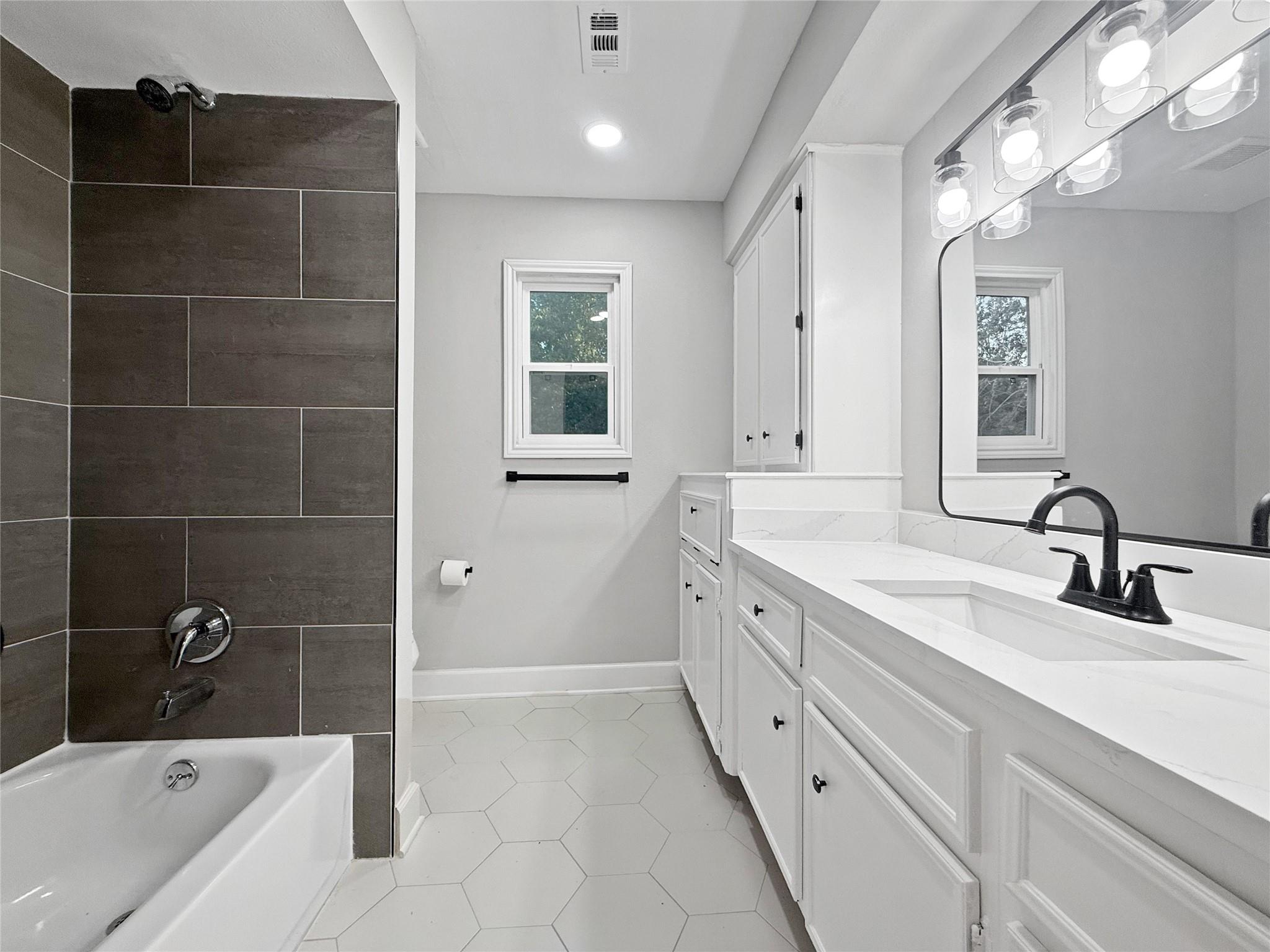 5318 Lacreek Lane