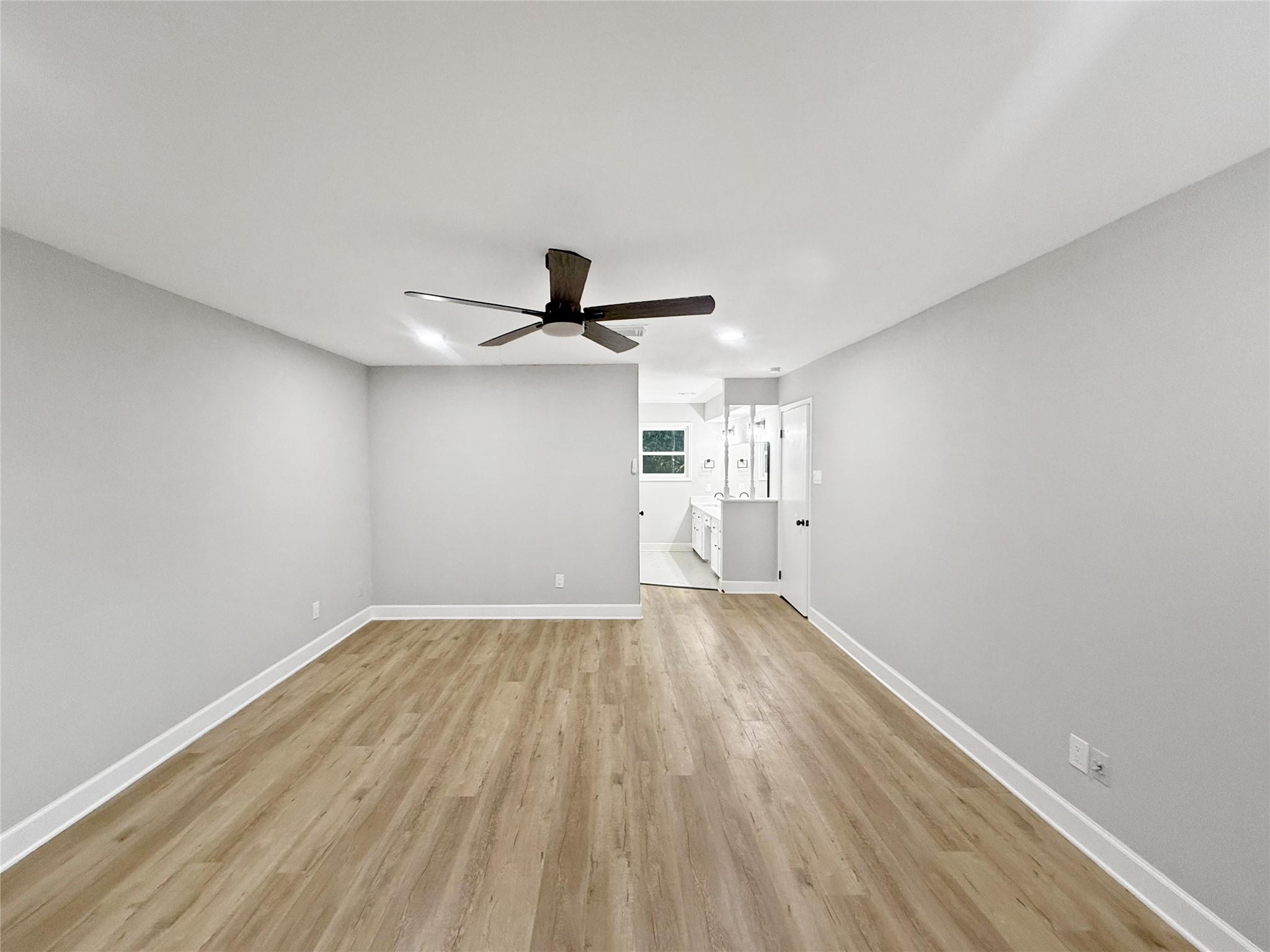 5318 Lacreek Lane