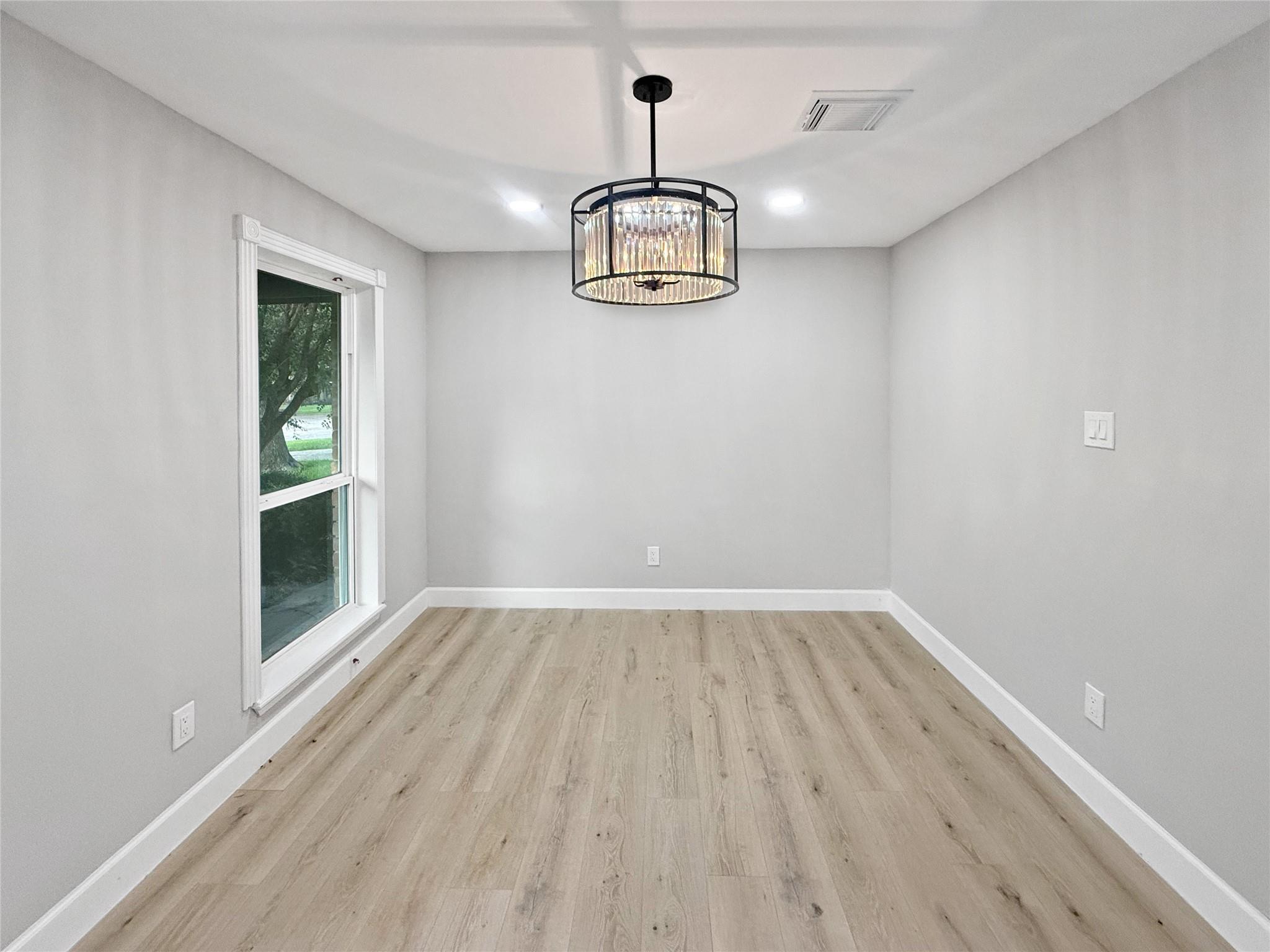 5318 Lacreek Lane