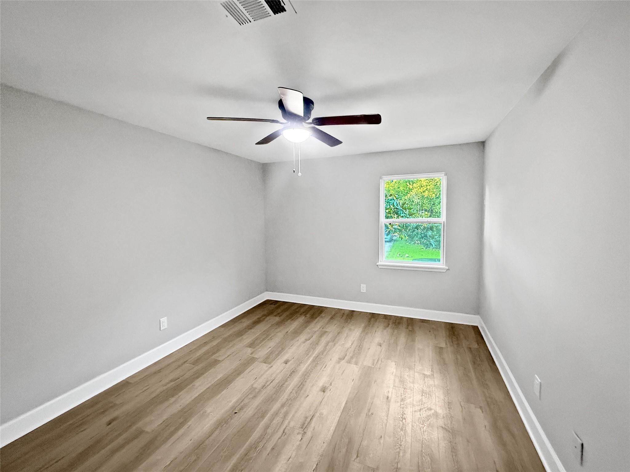 5318 Lacreek Lane