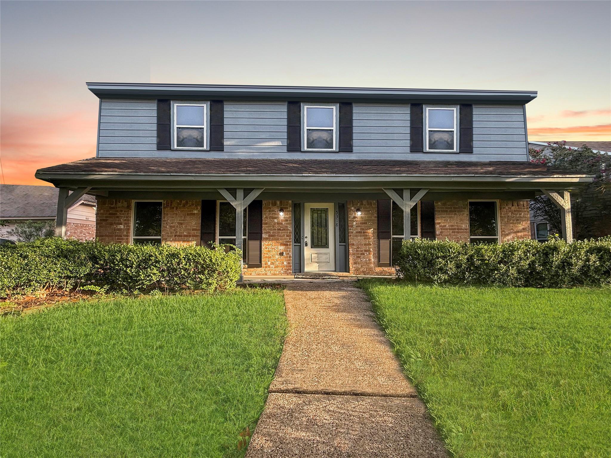 5318 Lacreek Lane
