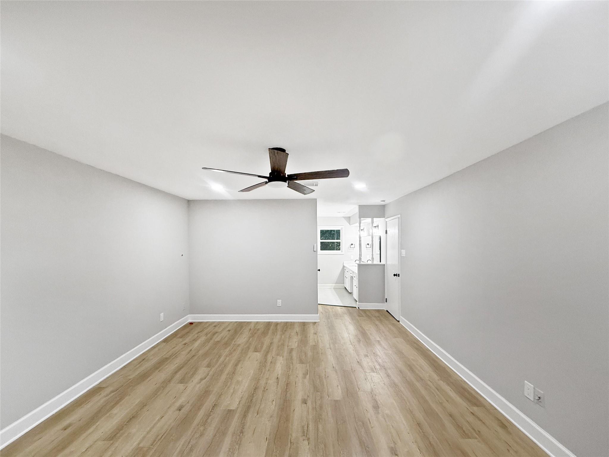 5318 Lacreek Lane