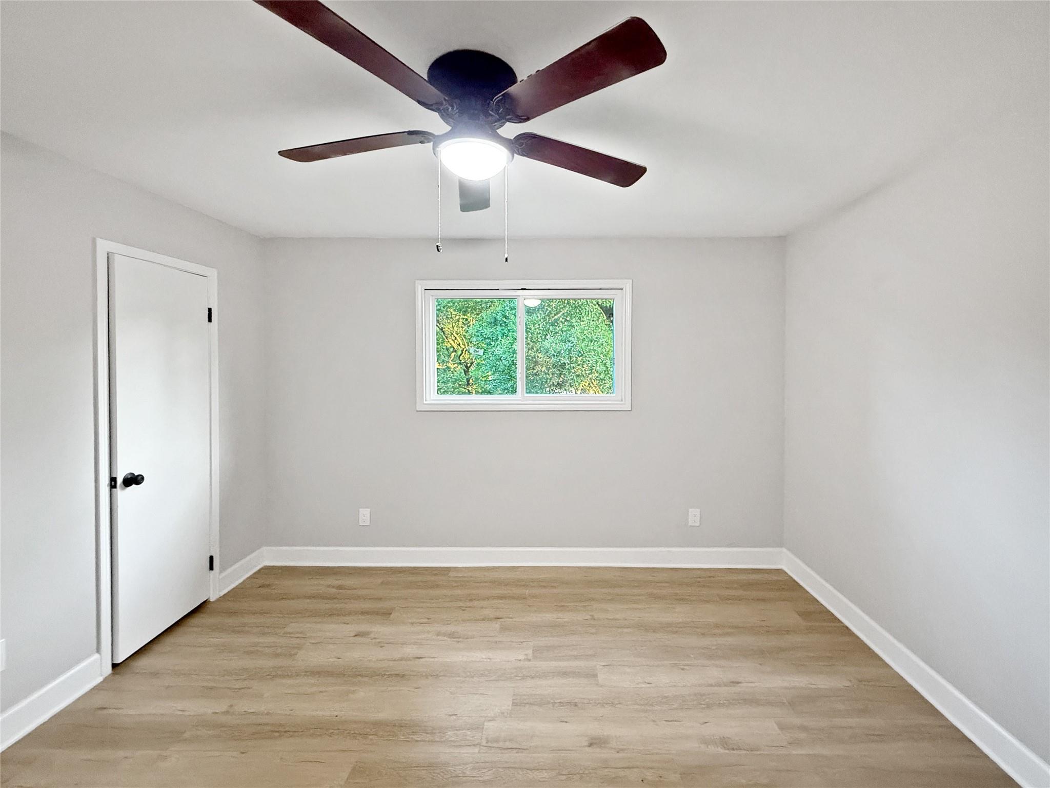 5318 Lacreek Lane