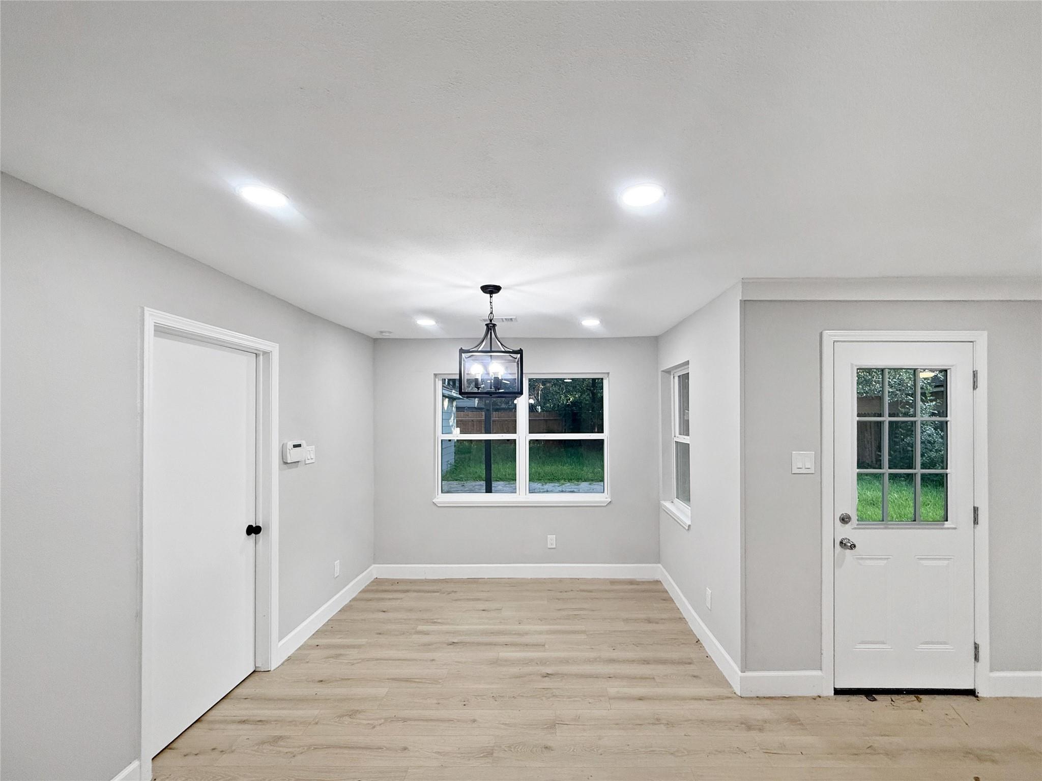 5318 Lacreek Lane