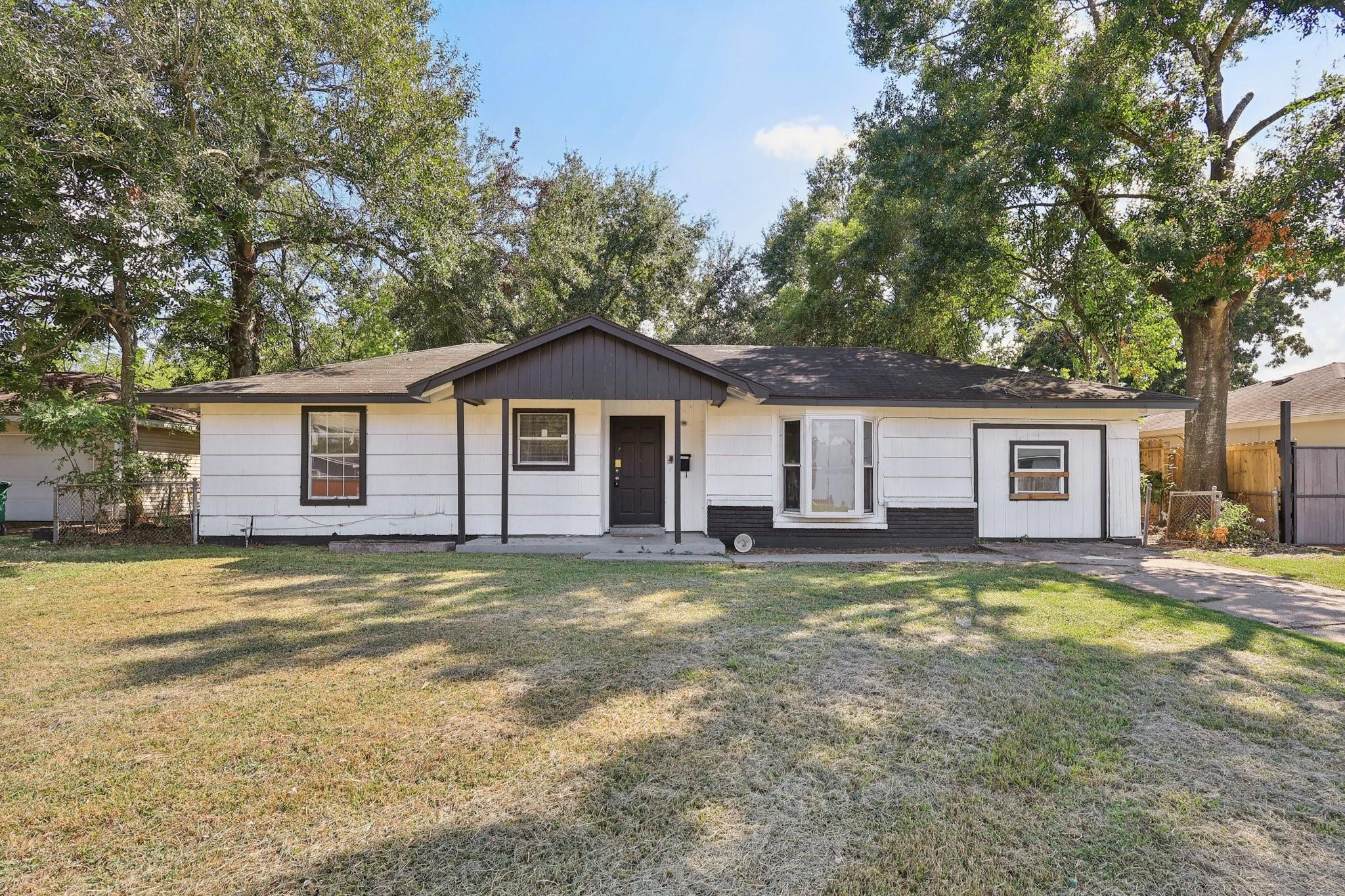1206 Canterview Drive