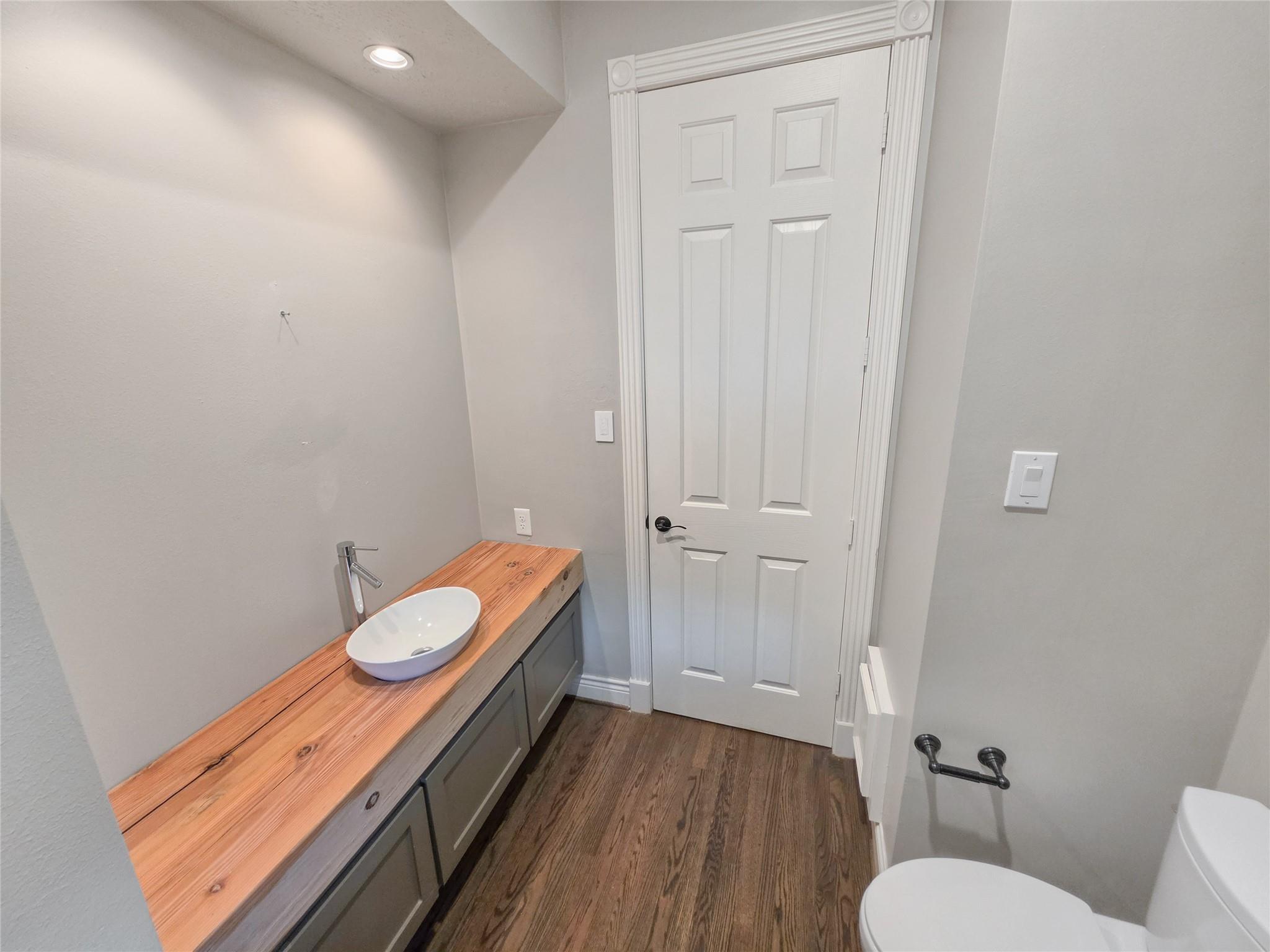 3815 Loch Glen Court