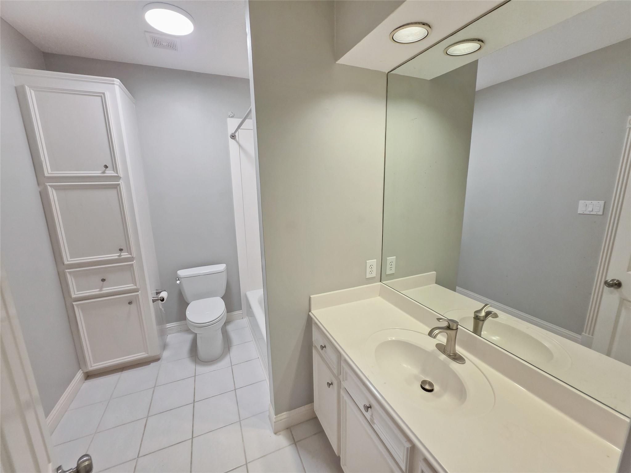 3815 Loch Glen Court