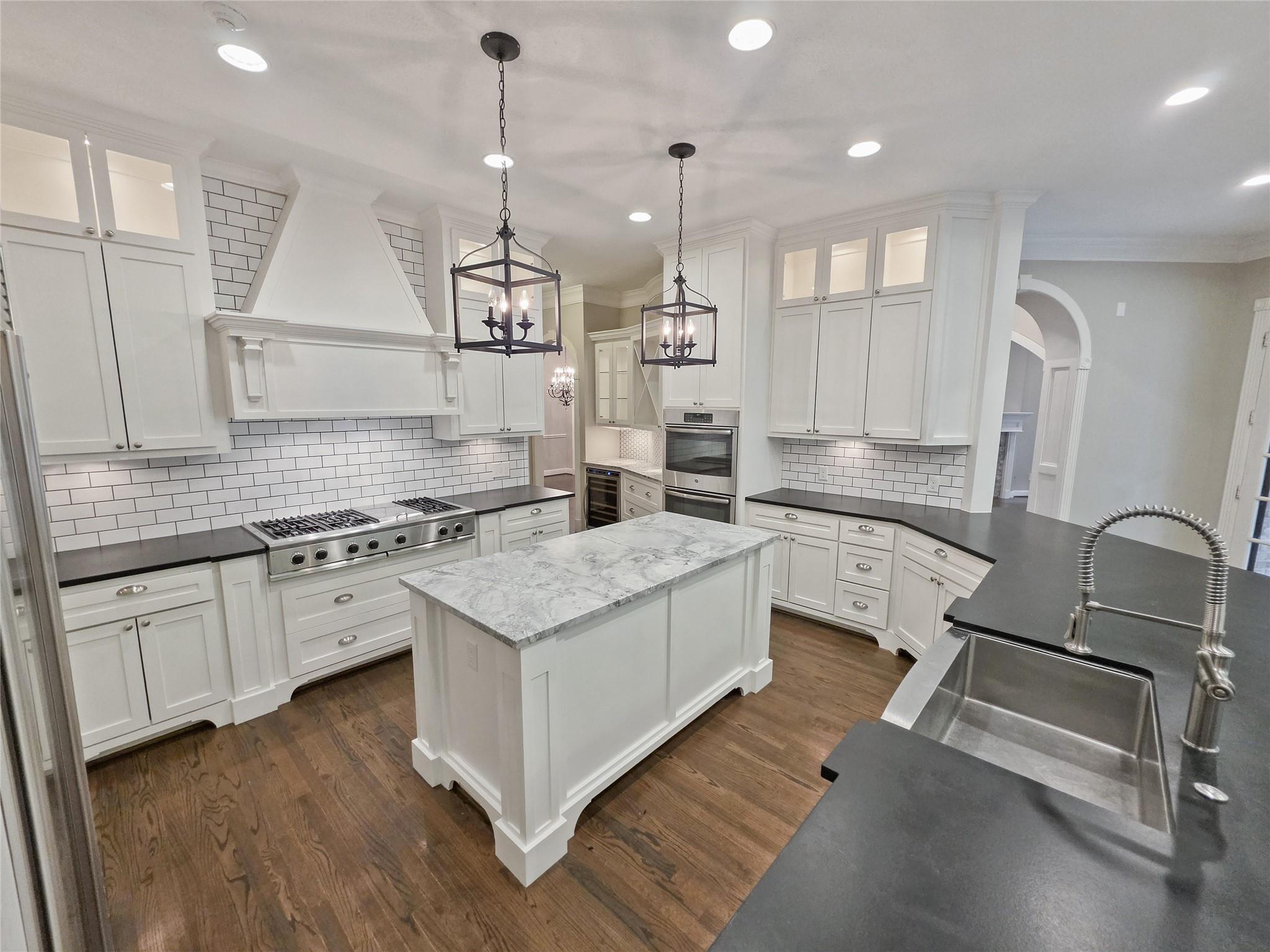 3815 Loch Glen Court