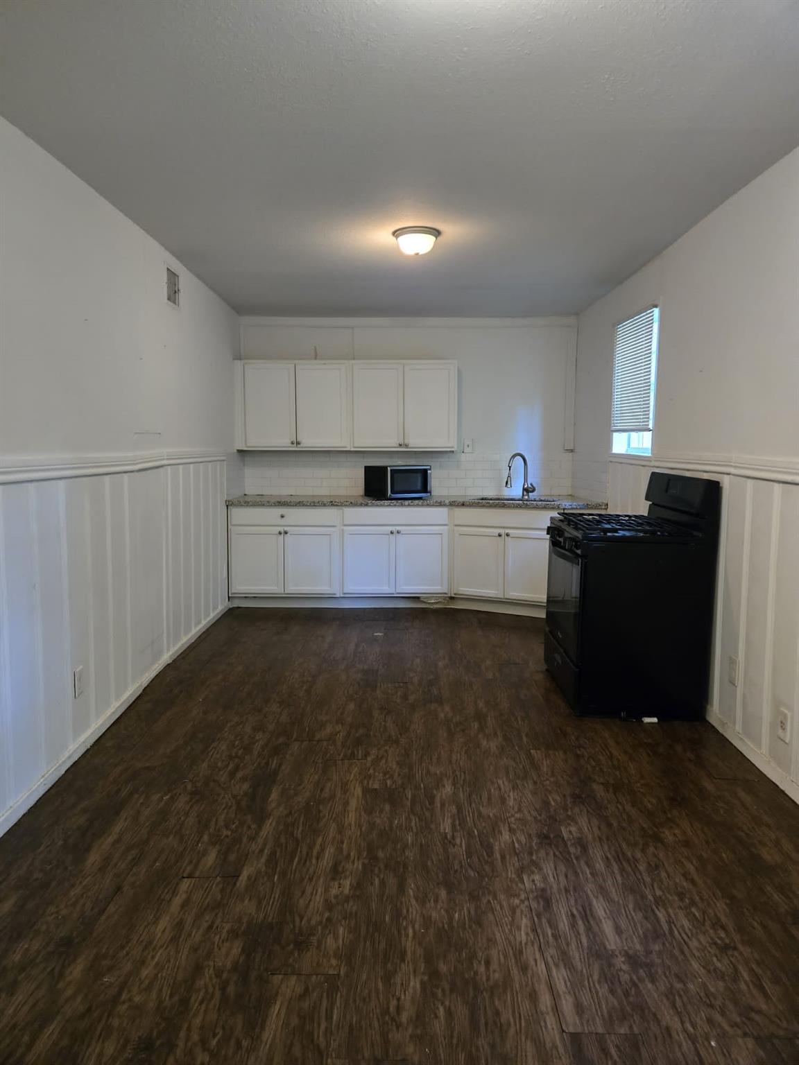 1104 Maple 1/2 Street # 2