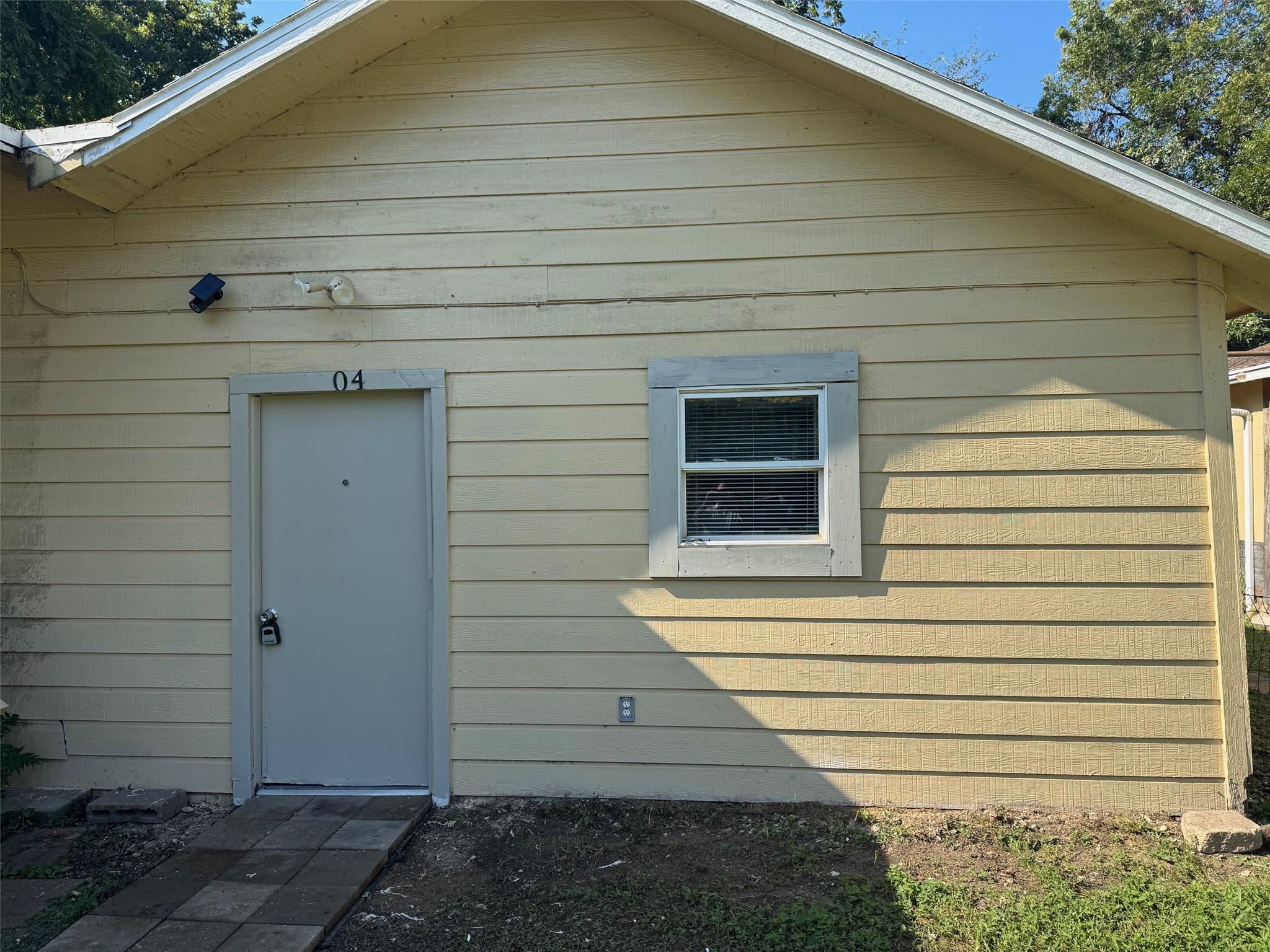 1104 Maple 1/2 Street # 2