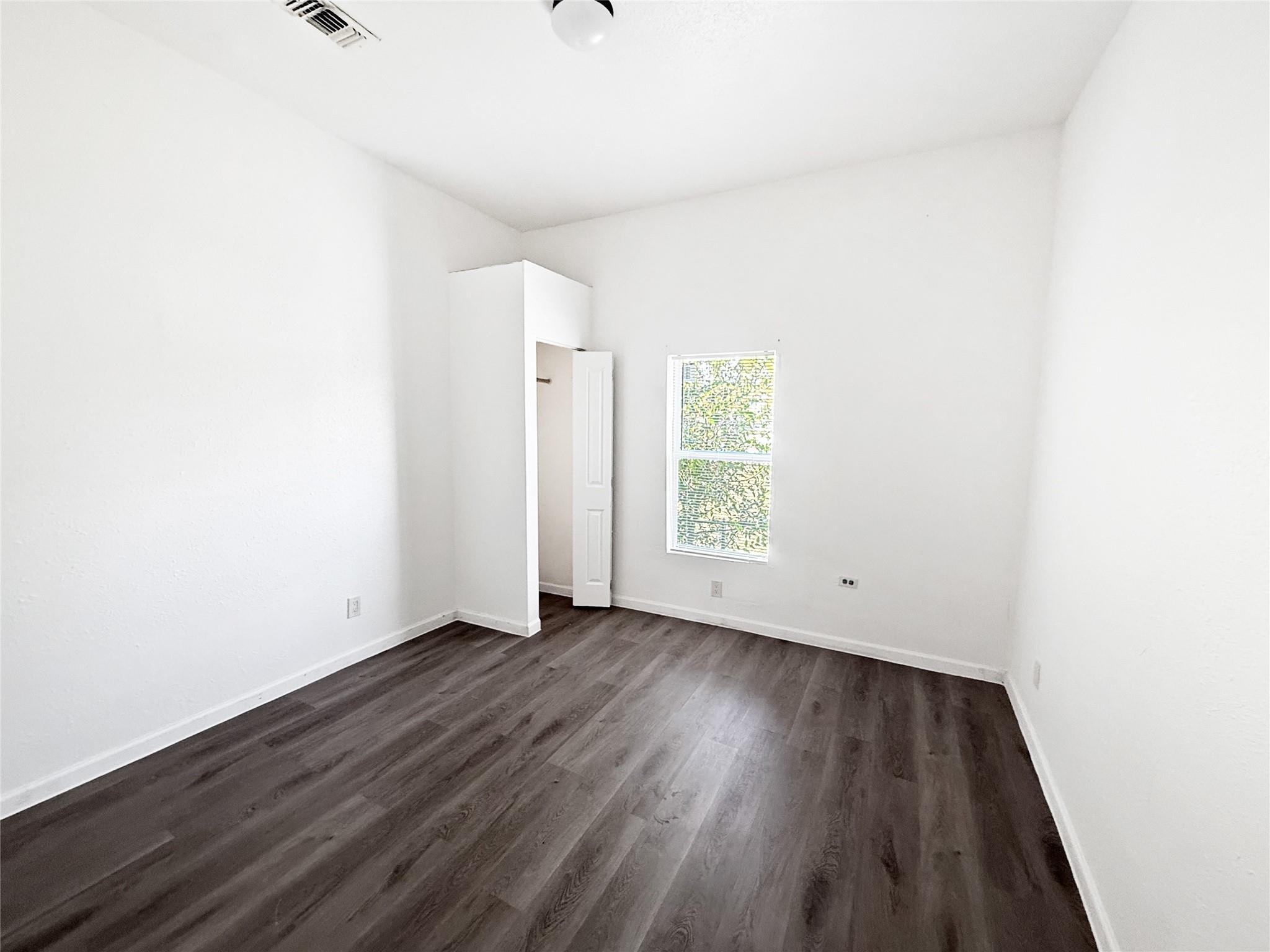 919 Monclova Alley