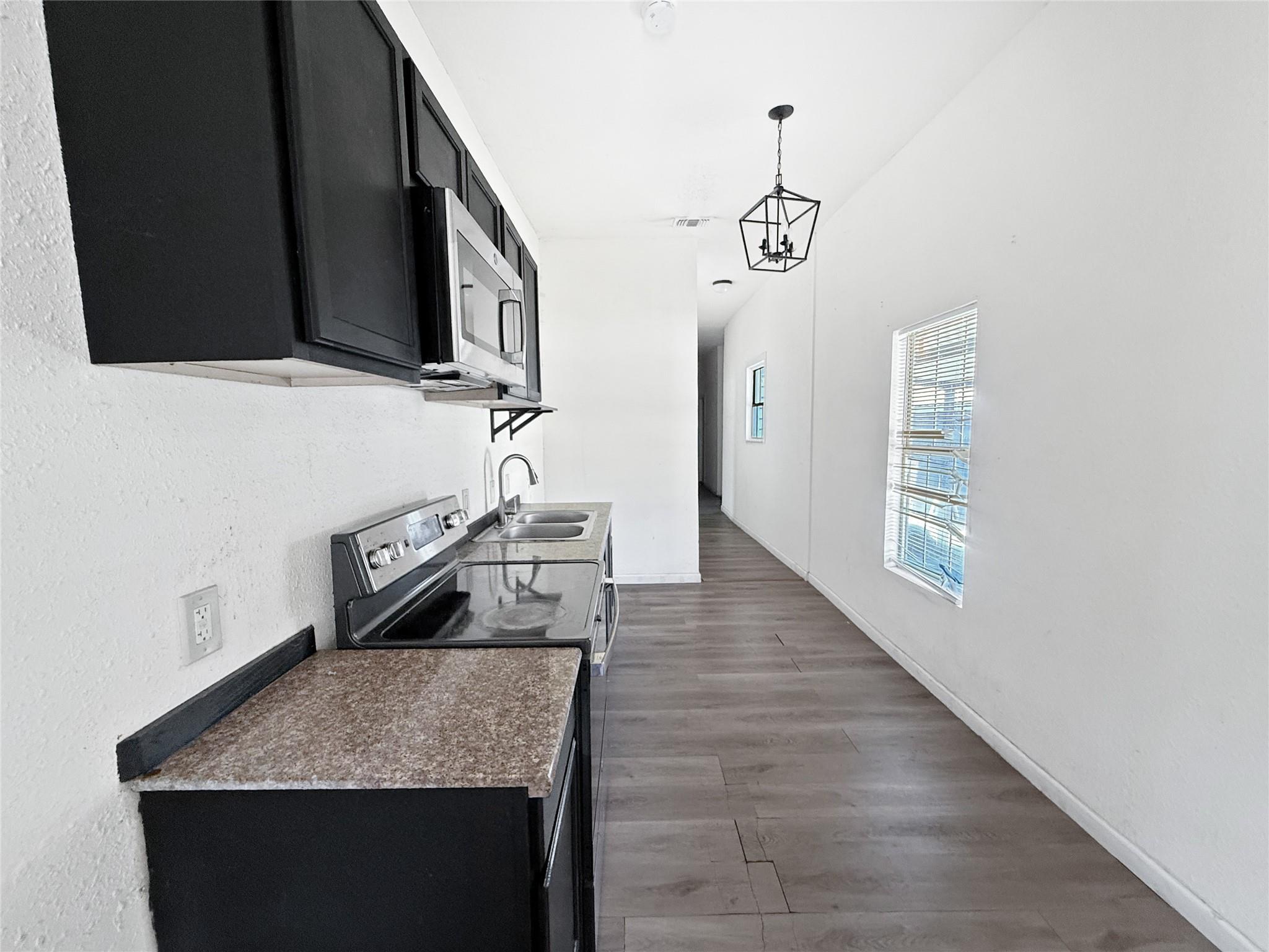919 Monclova Alley