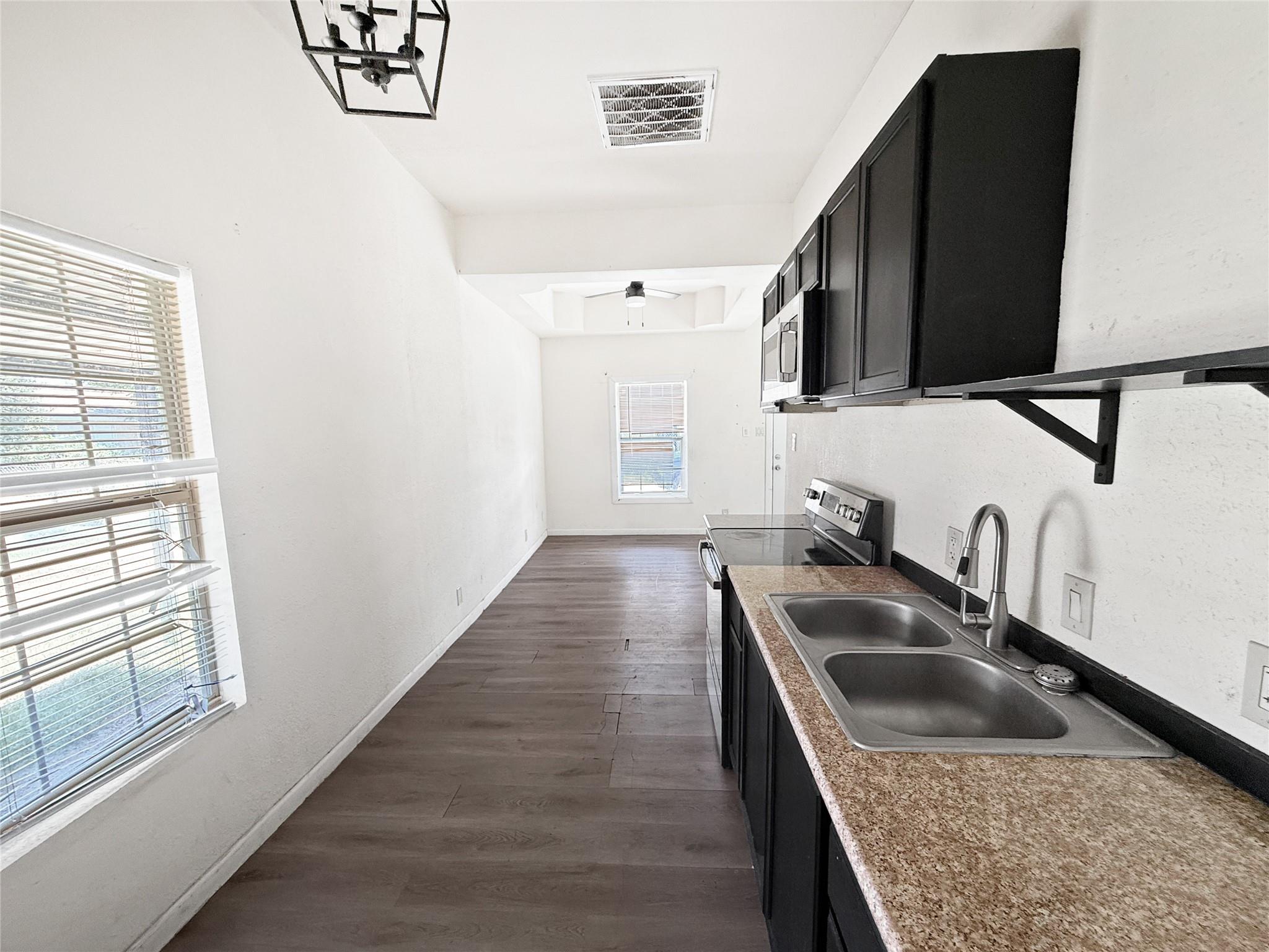 919 Monclova Alley