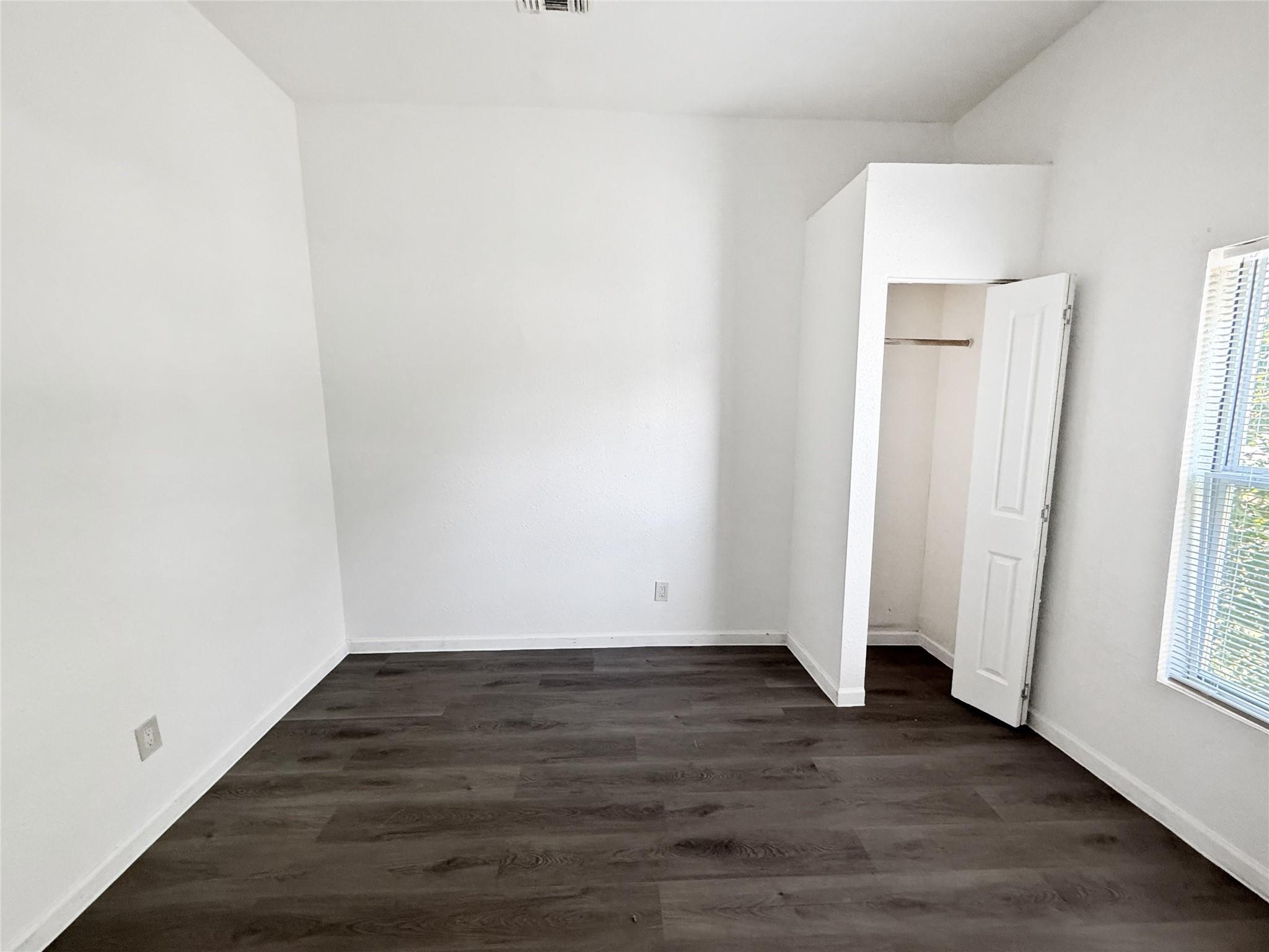 919 Monclova Alley