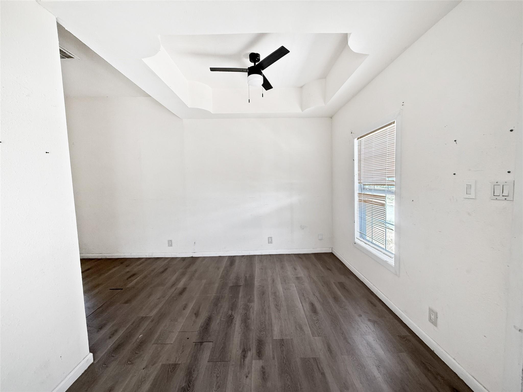 919 Monclova Alley