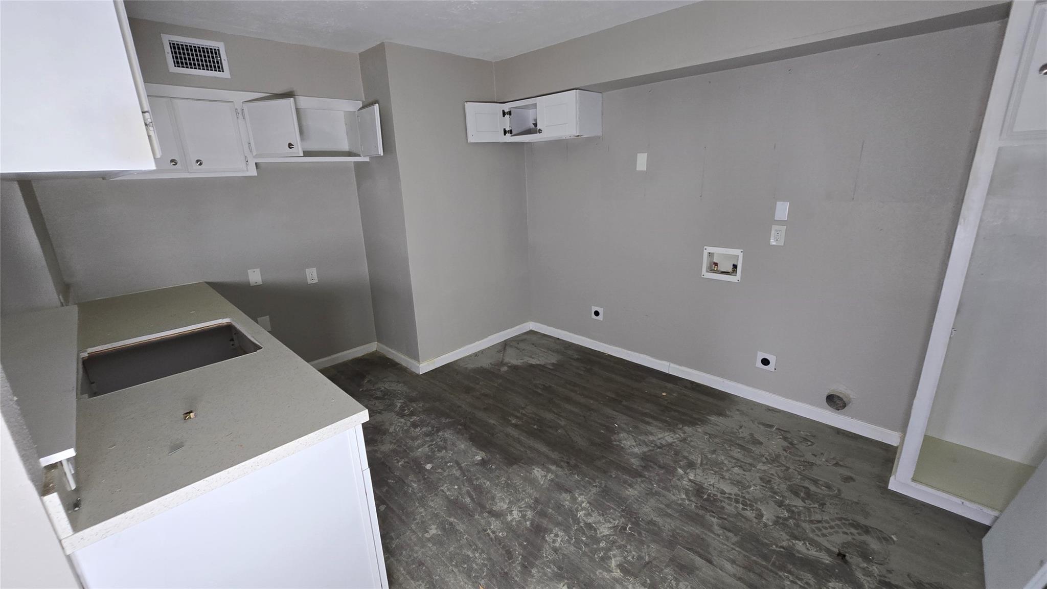 6723 South Loop E # 9