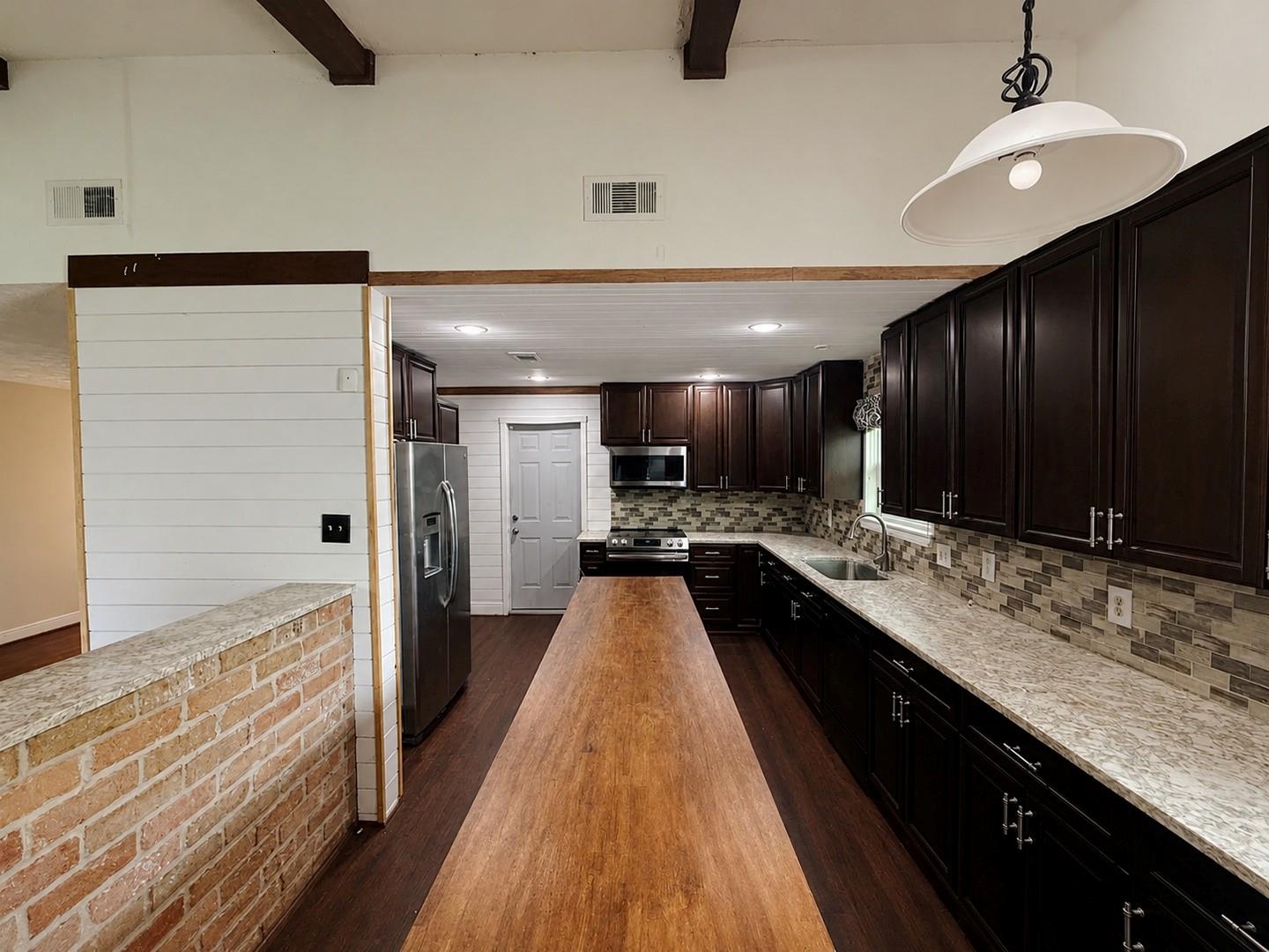3731 Nutwood Lane