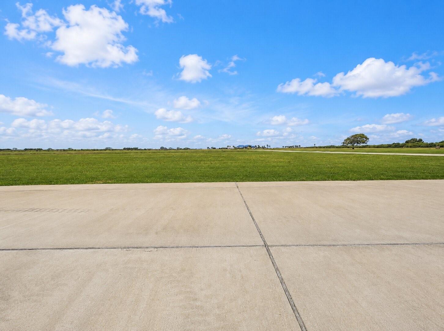 2924 Hammock Court