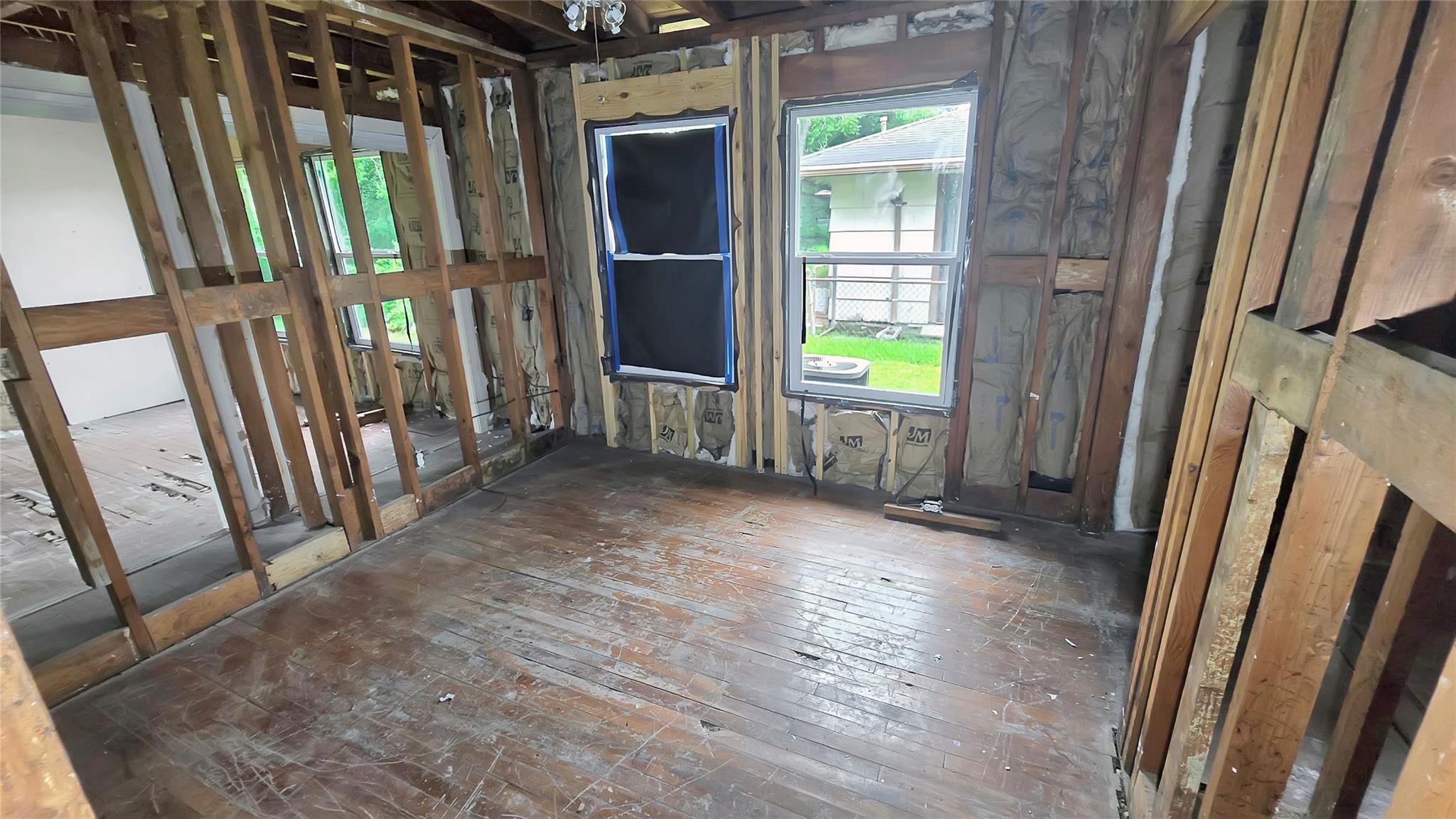 6027 Kenilwood Drive