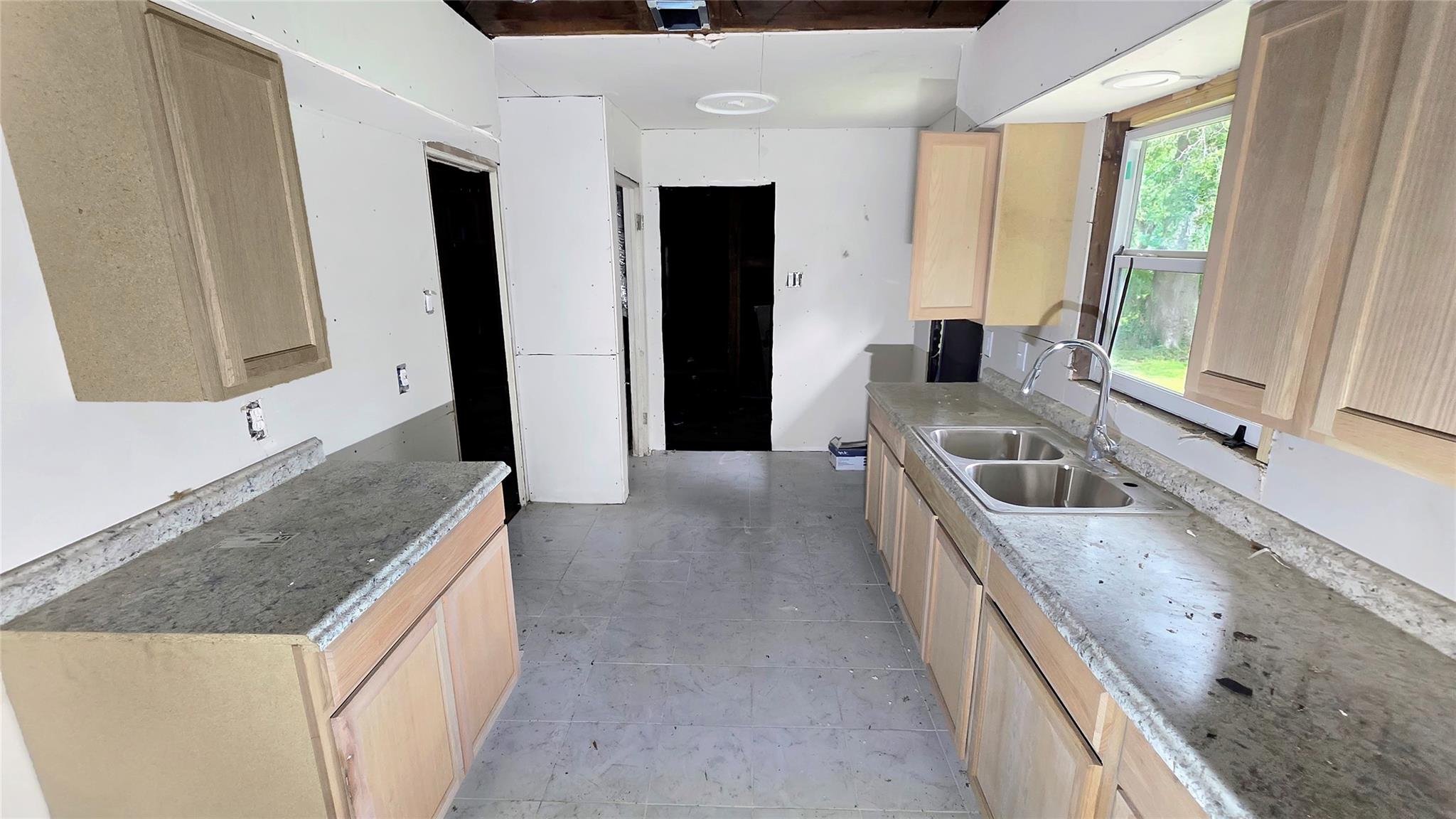 6027 Kenilwood Drive