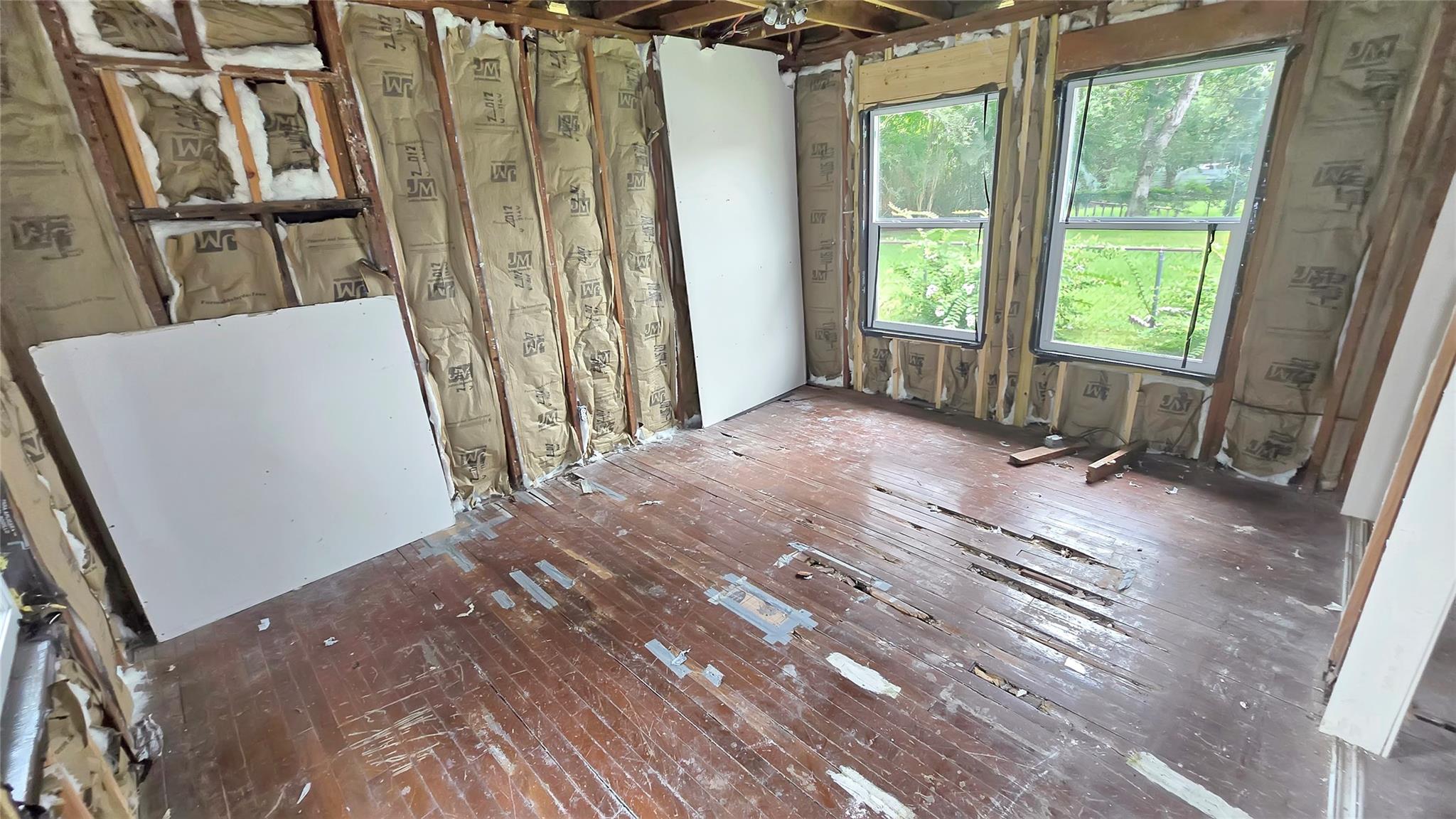 6027 Kenilwood Drive