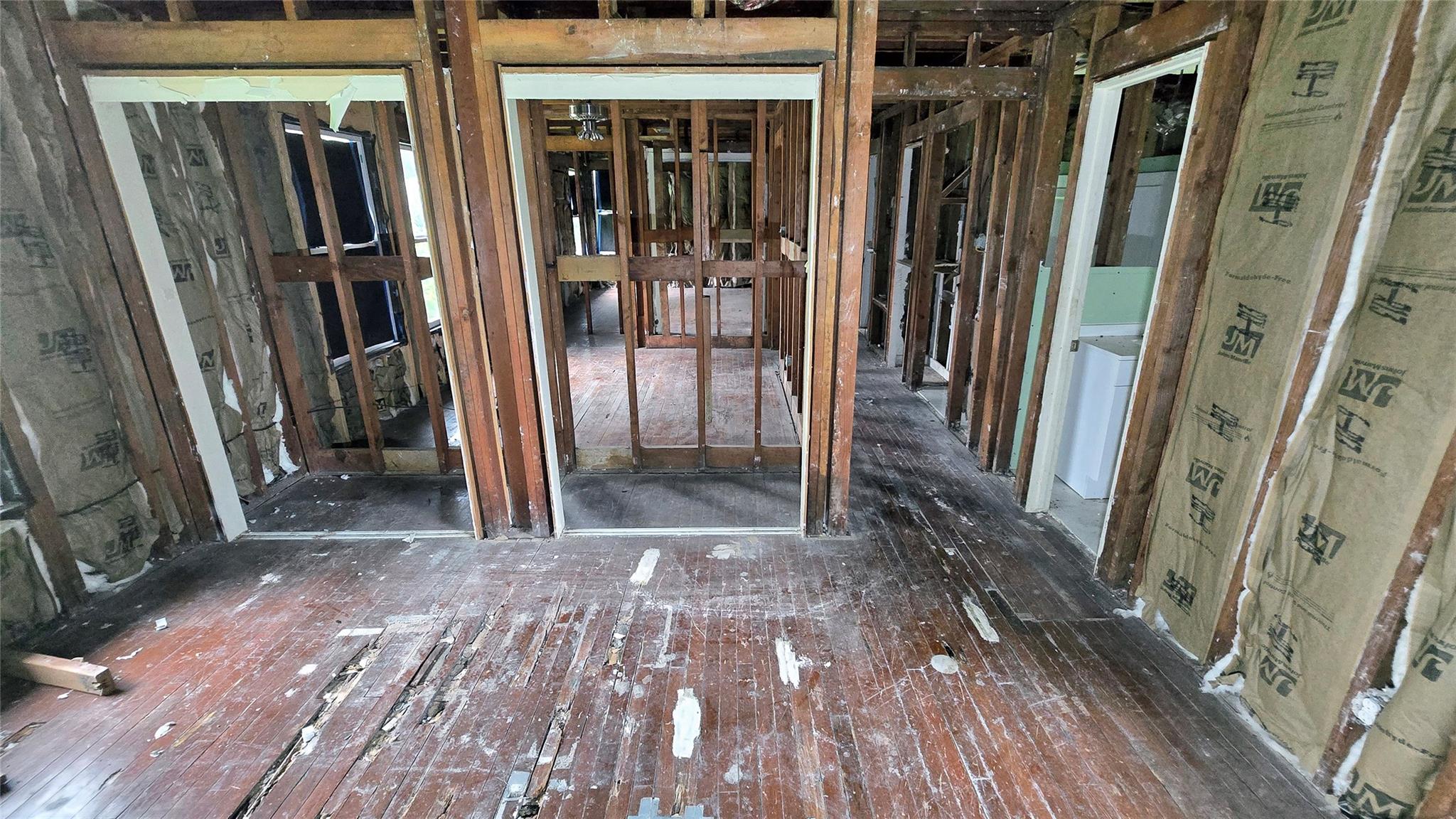 6027 Kenilwood Drive