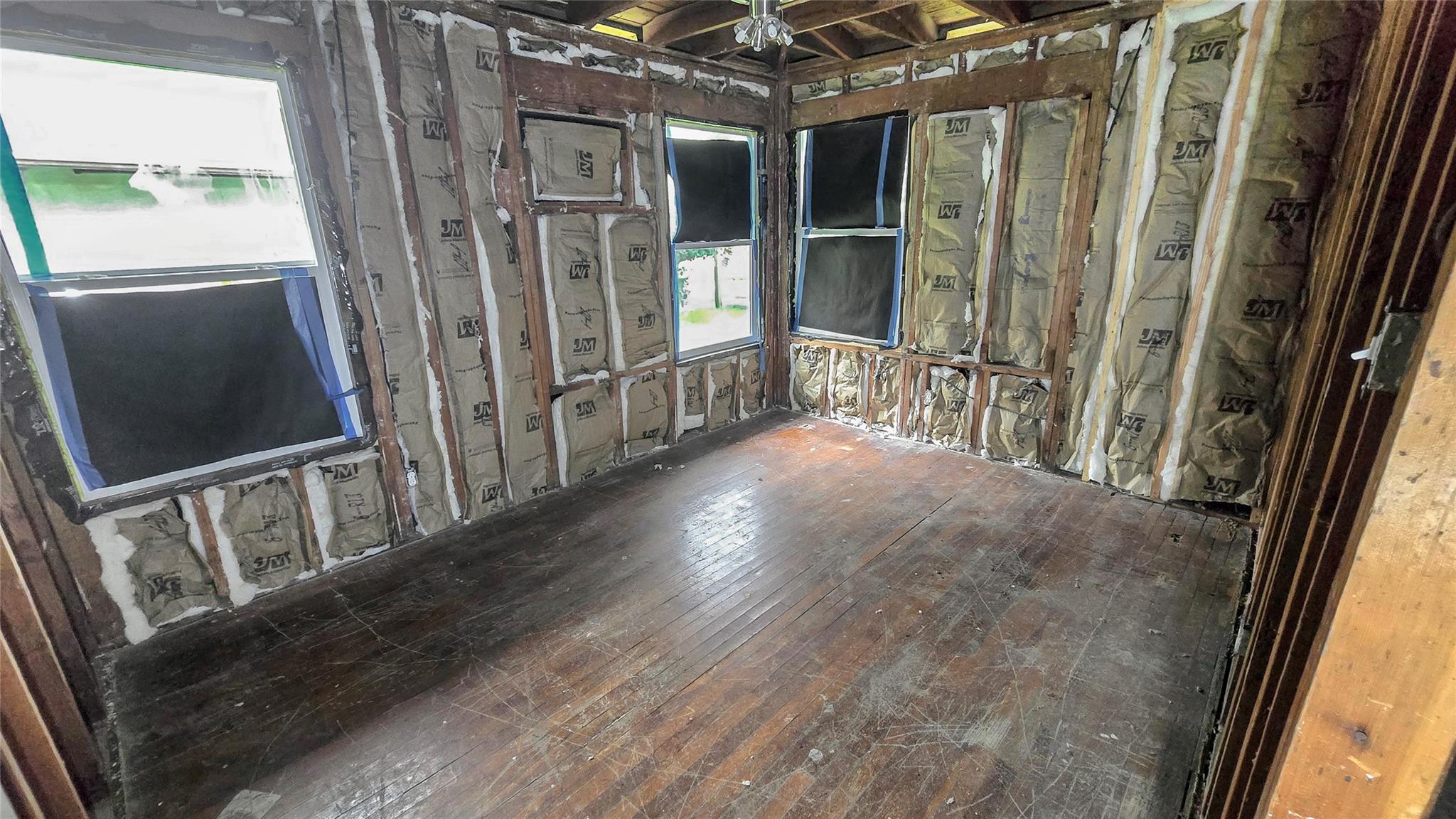 6027 Kenilwood Drive