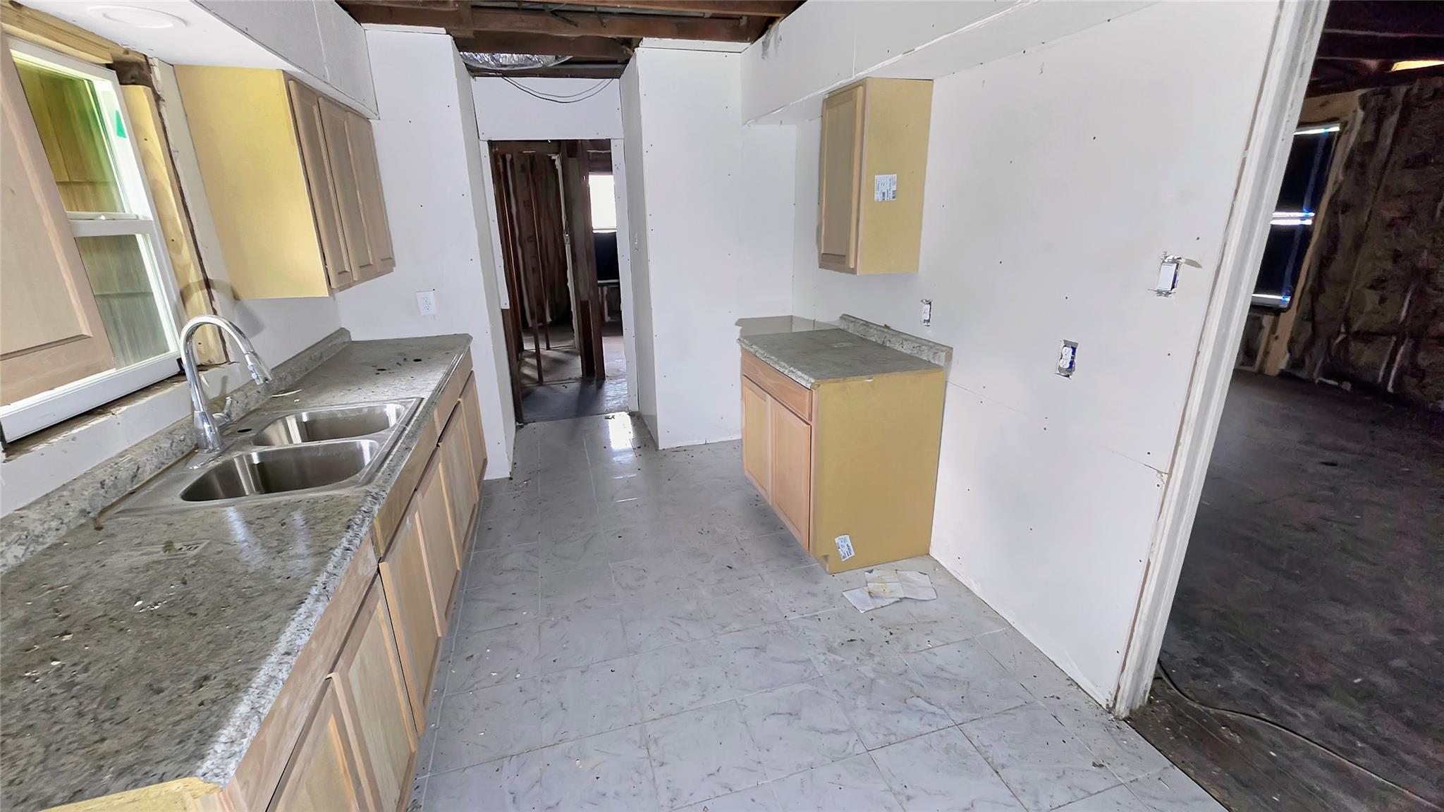 6027 Kenilwood Drive