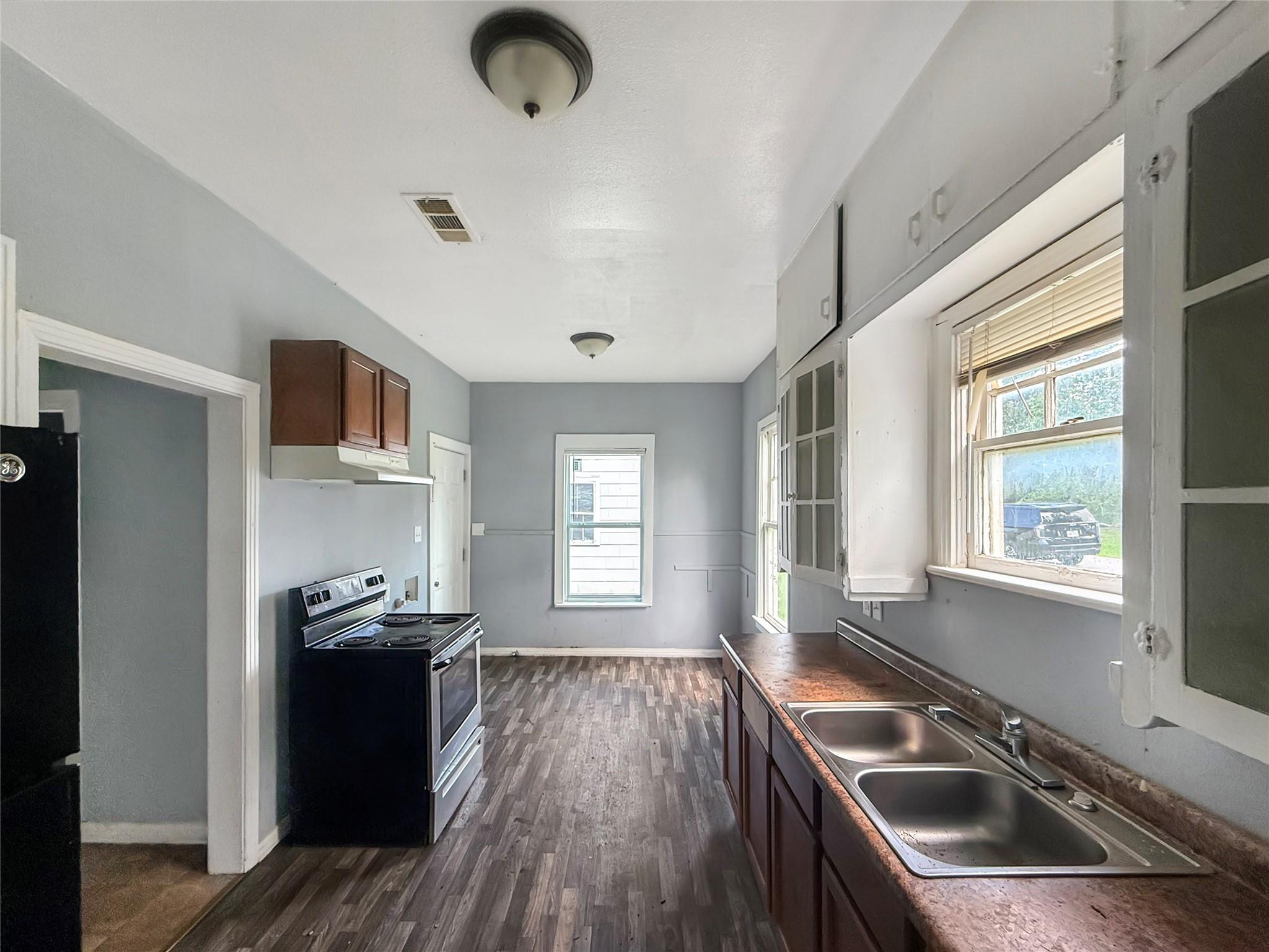 2100 Angelina Street