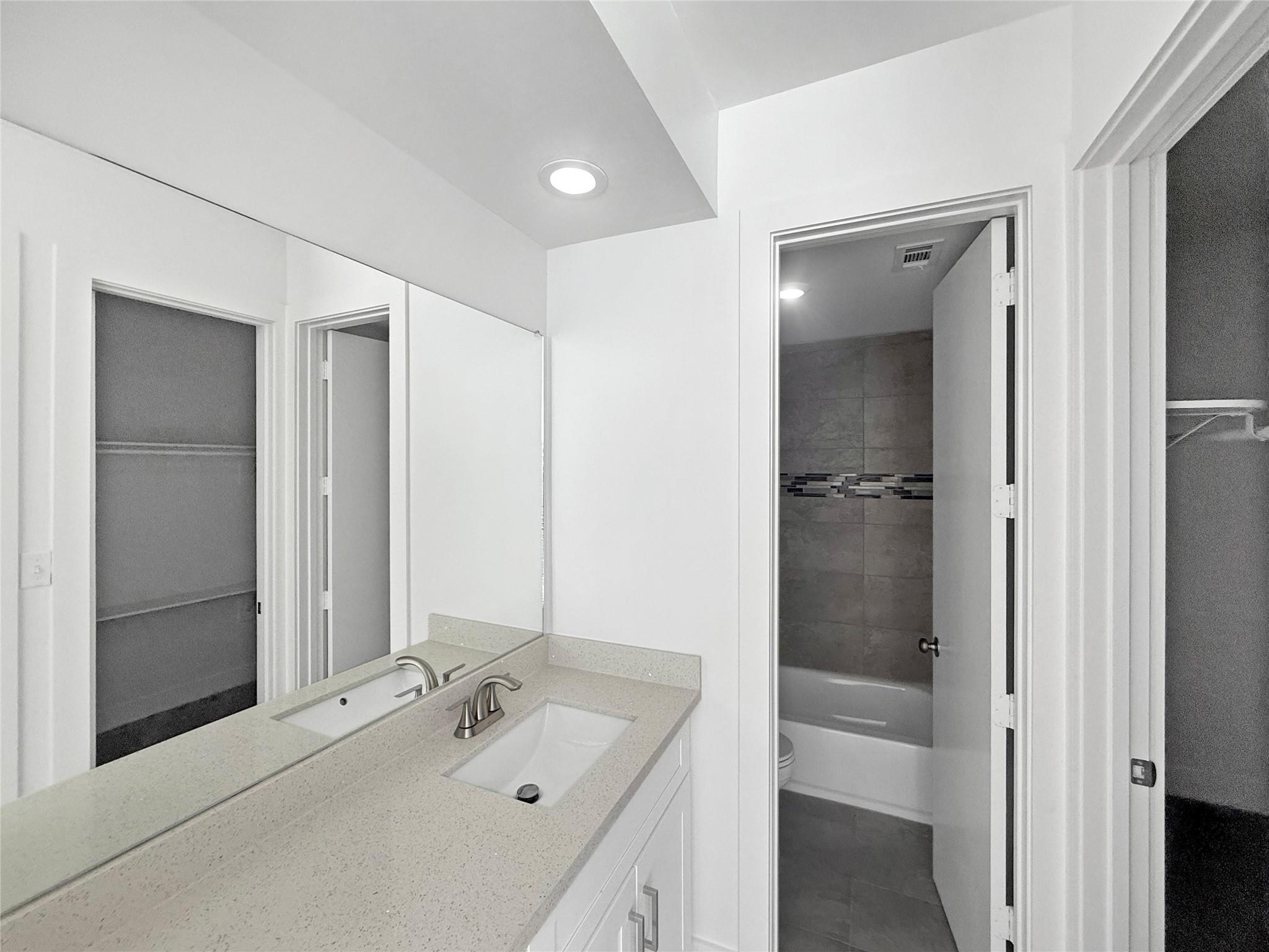 2829 Timmons Lane # 209