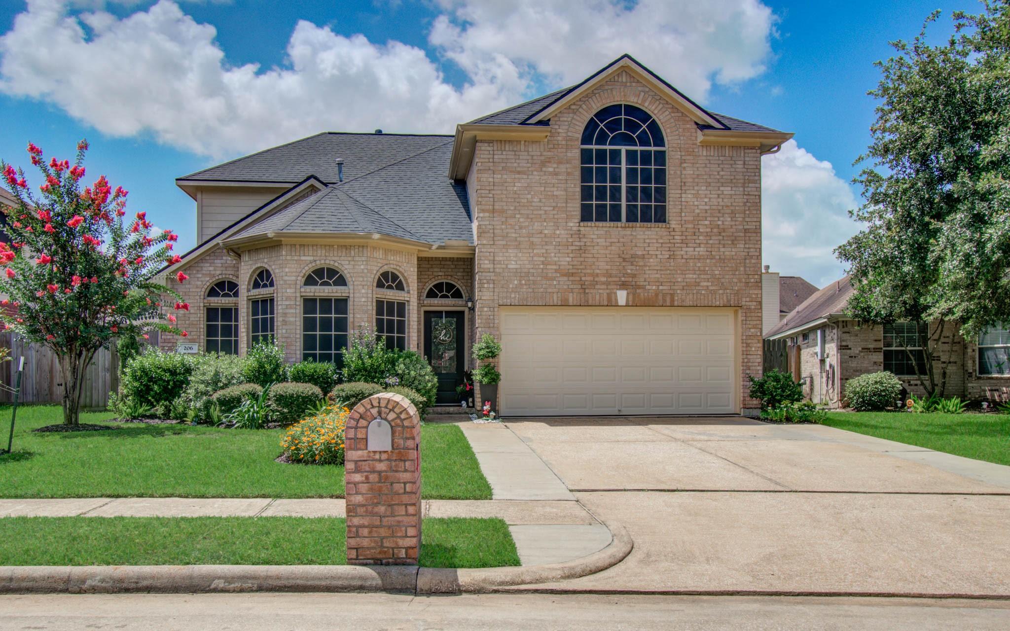 206 Boxwood Drive