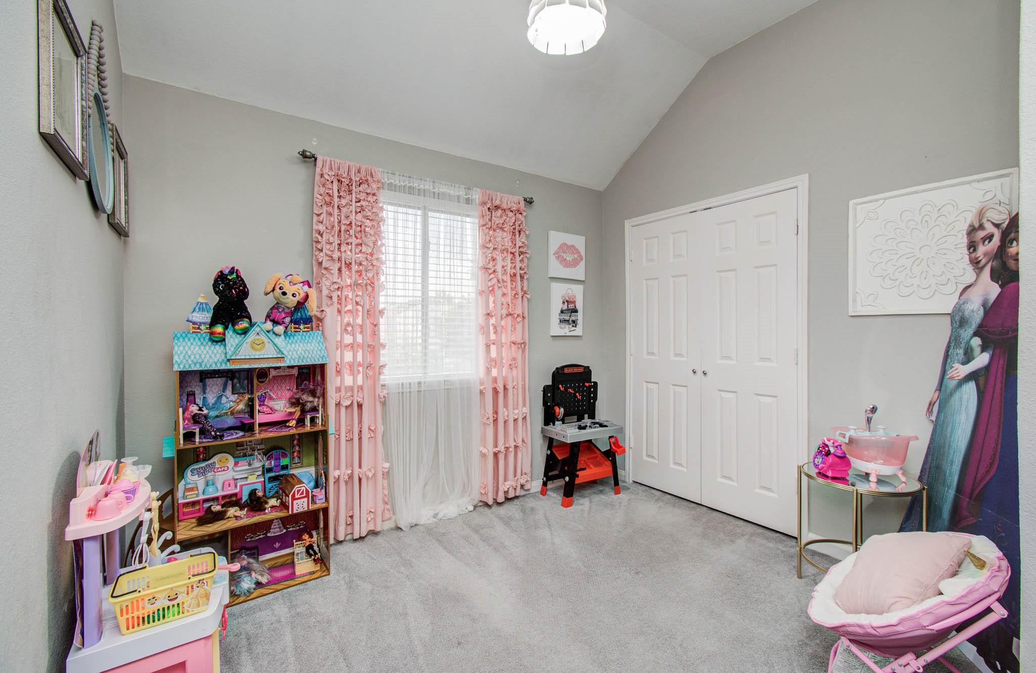 206 Boxwood Drive