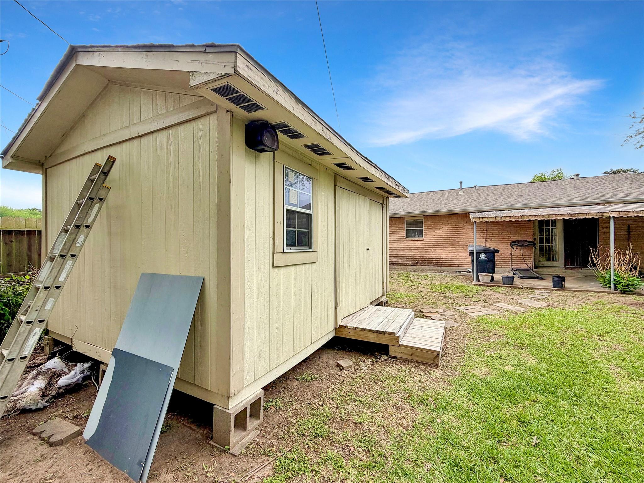 5223 Heathercrest Street